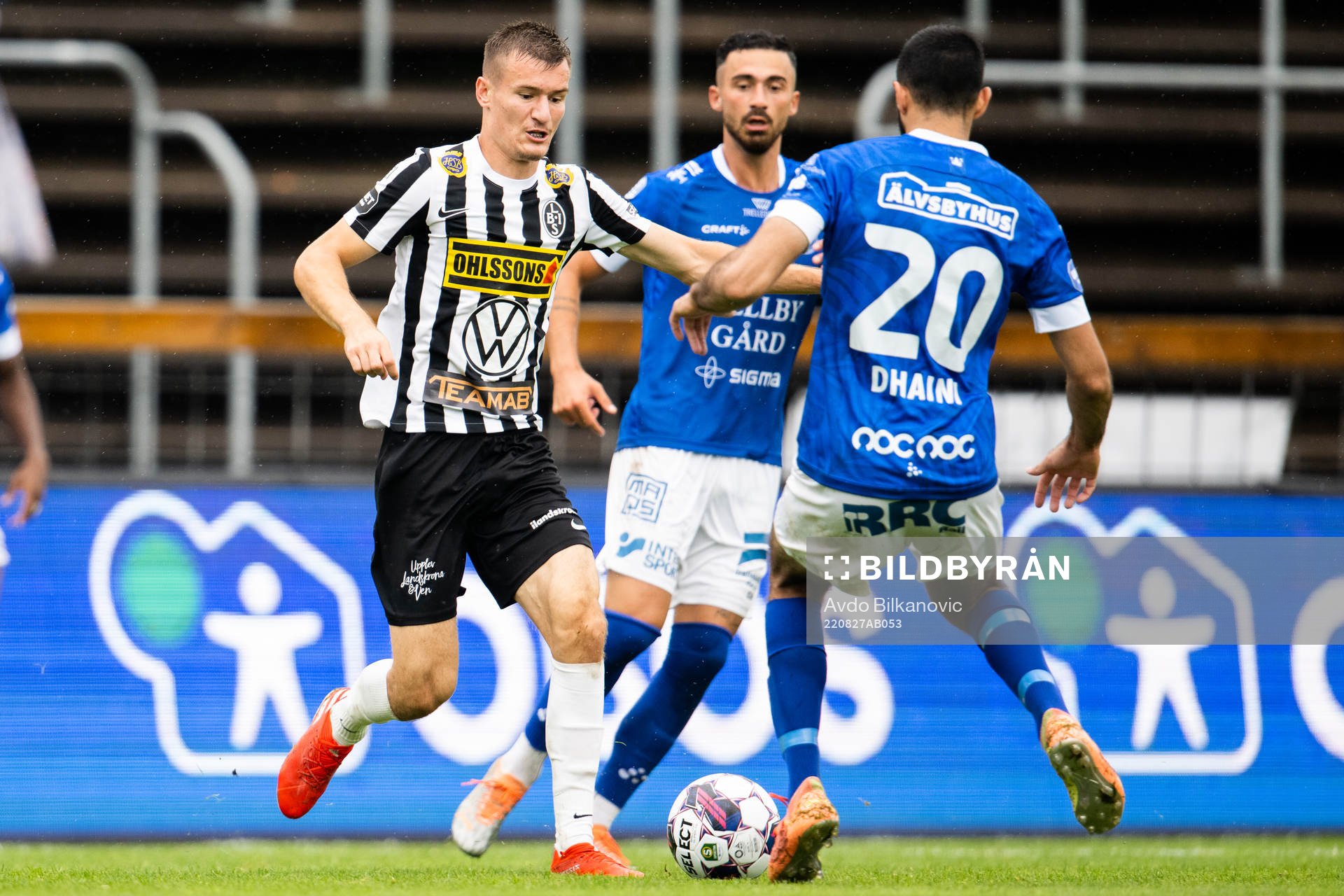 Landskronas Robin Dzabic under fotbollsmatchen i Superettan mellan Landskrona och Trelleborg den 27 augusti 2022 i Landskrona. 