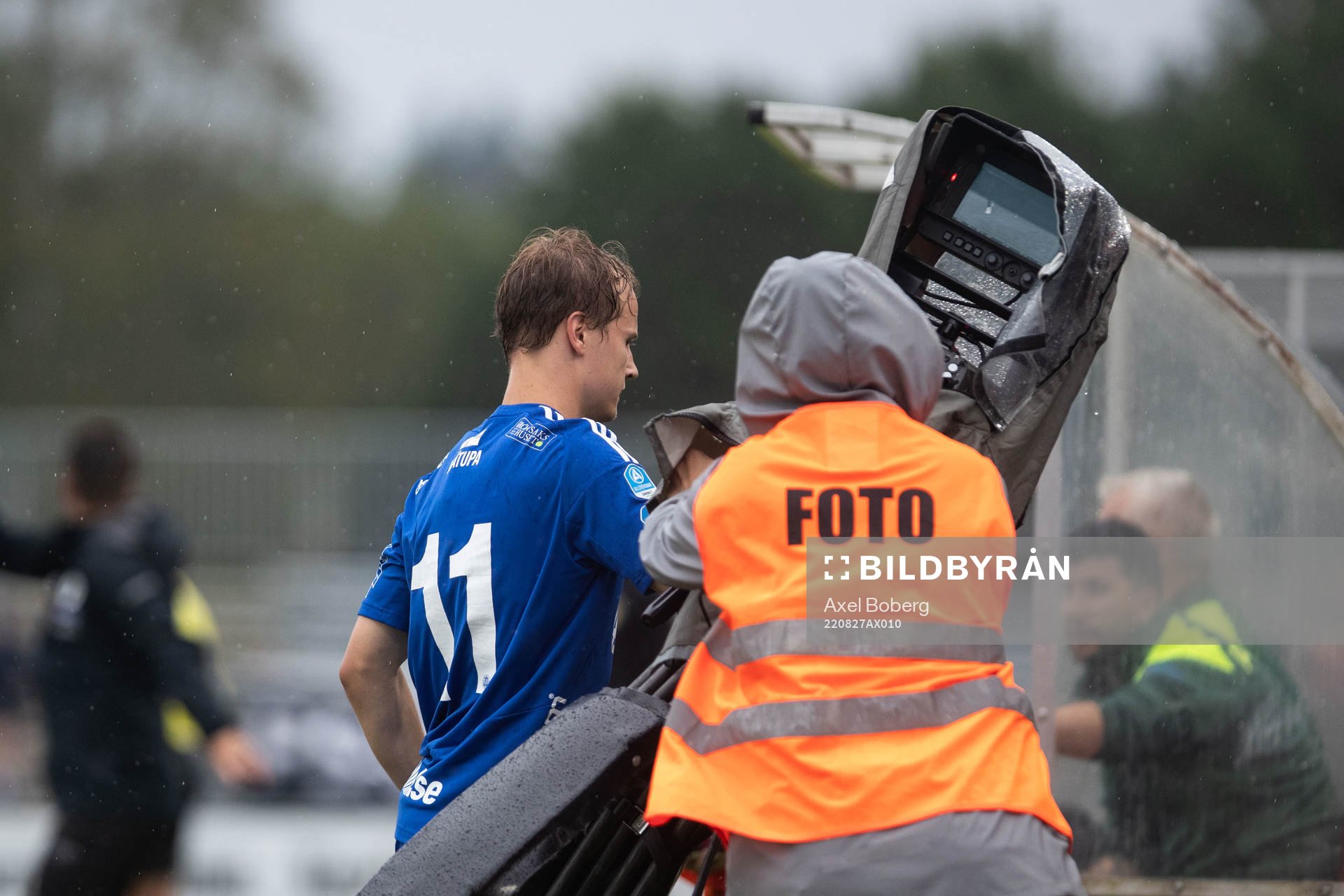 GIF Sundsvalls Saku Ylätupa krockar med tv-kamera