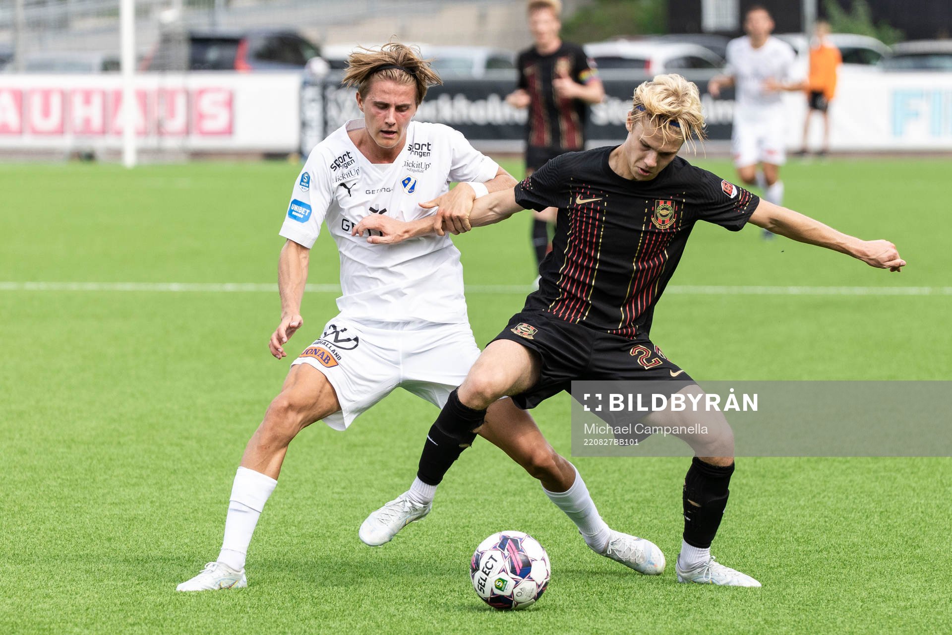 Halmstads Erik Ahlstrand och Brommapojkarnas Theo Bergvall