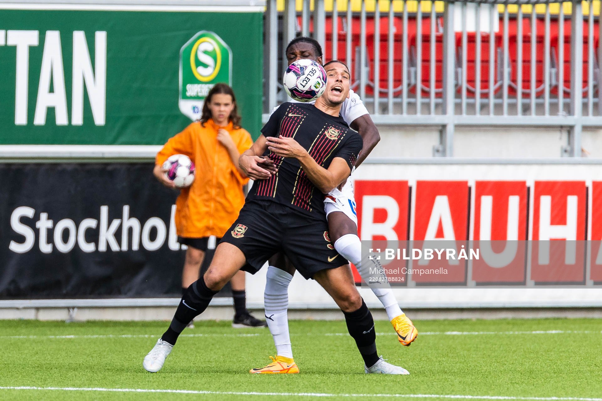 Brommapojkarnas Nikola Vasic och Halmstads Thomas Boakye