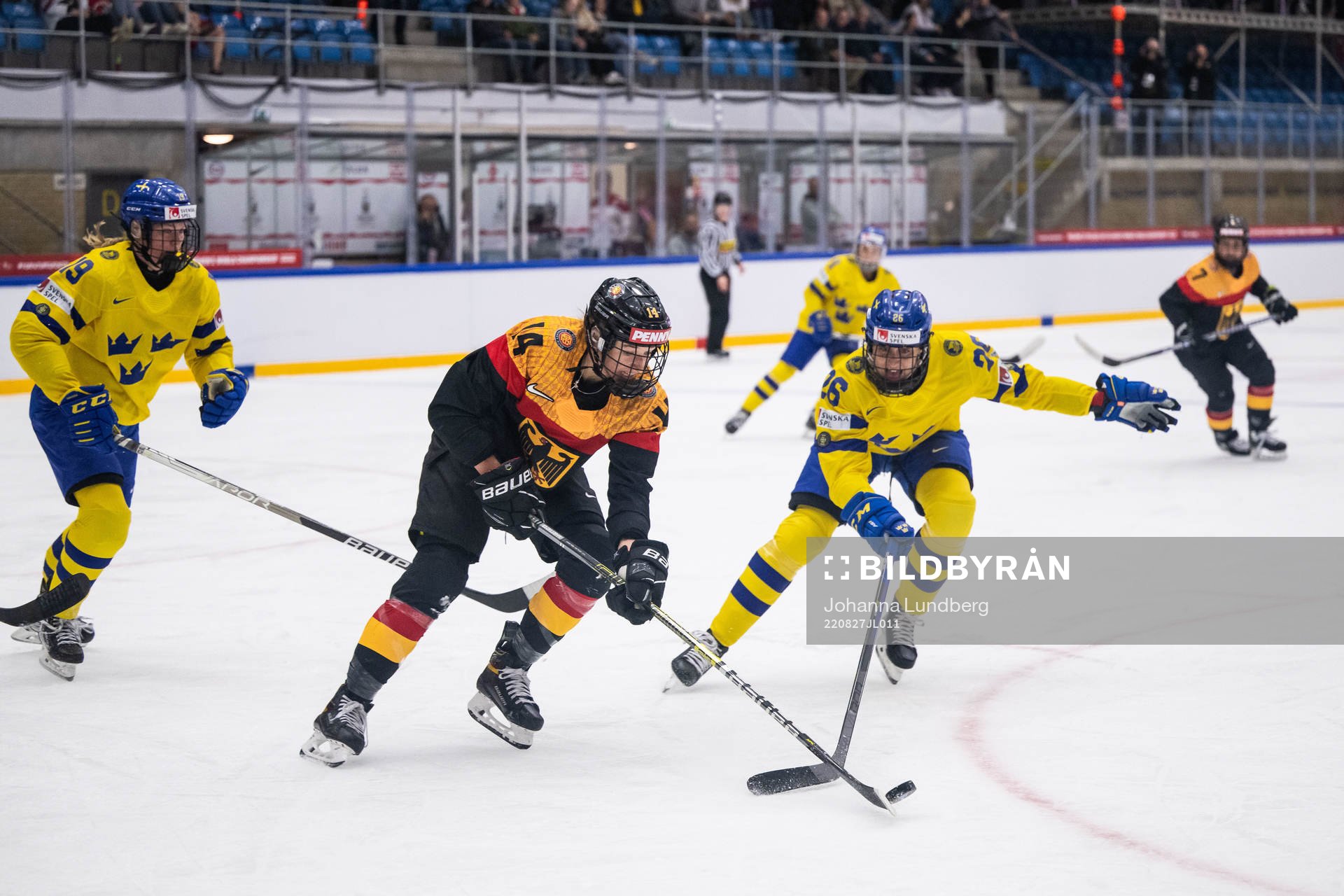 Carina Strobel of Germany and Hanna Olsson of Sweden
