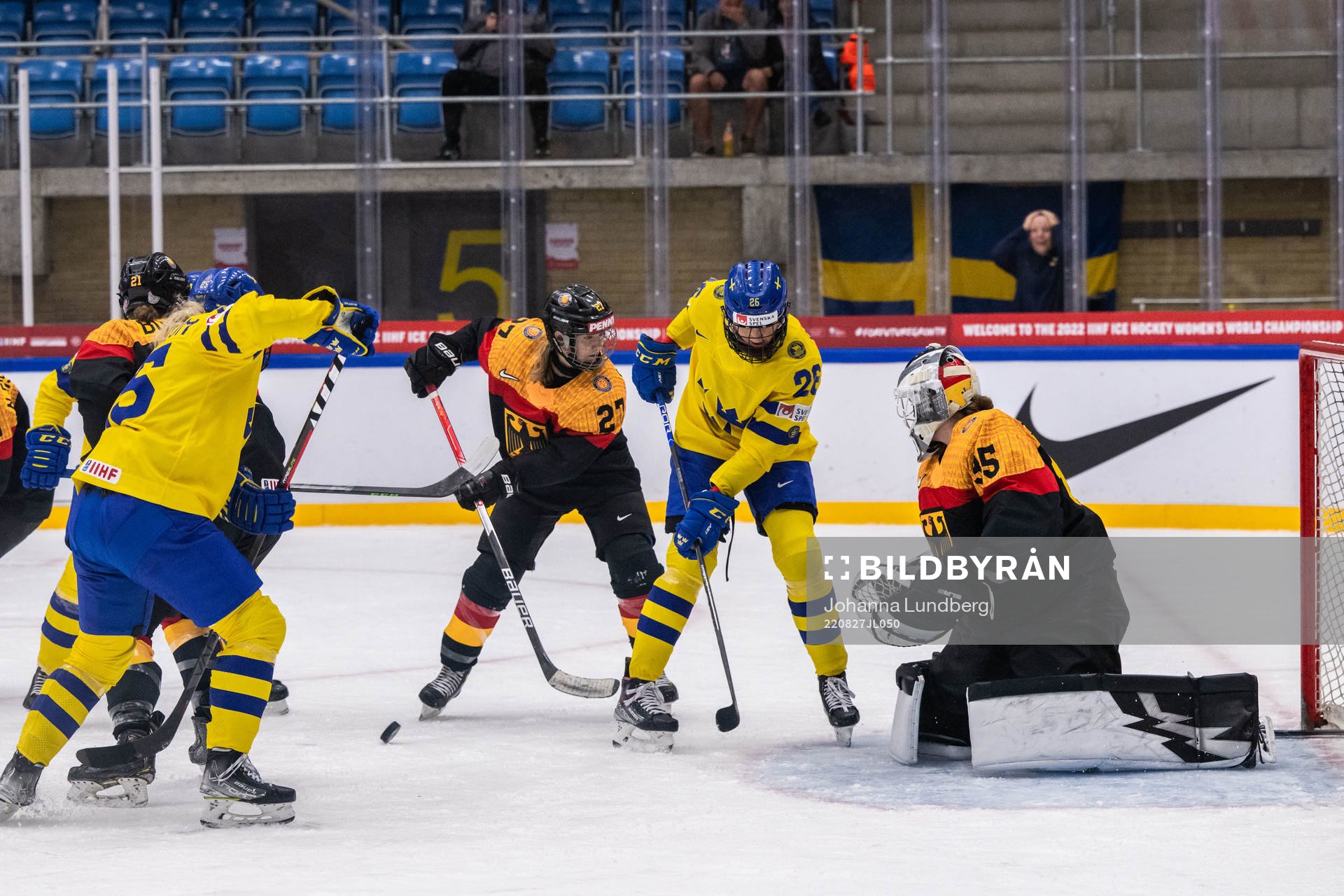Heidi Strompf and goaltender Sandra Abstreiter of Germany