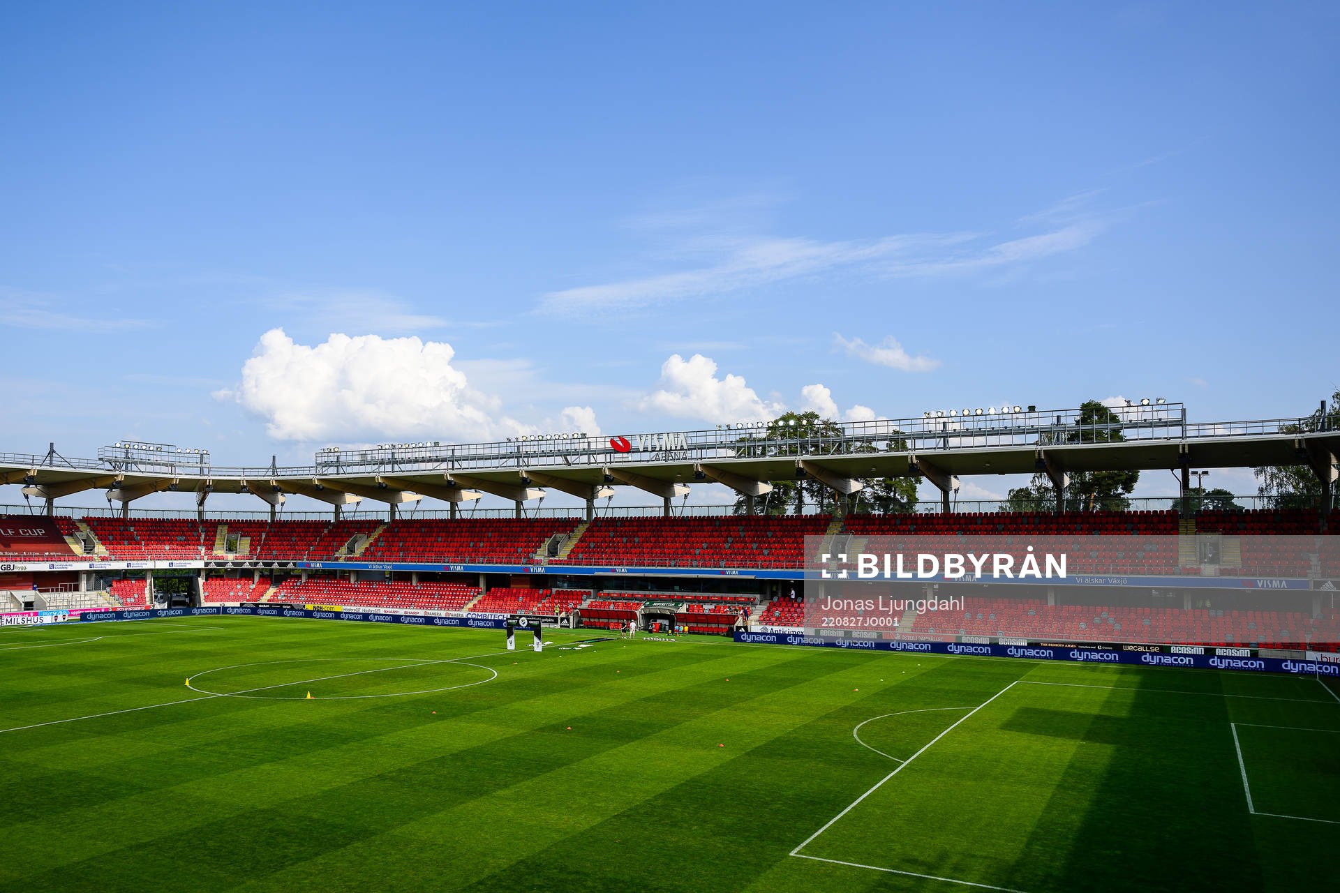 Interiör vy från Visma arena före fotbollsmatchen i