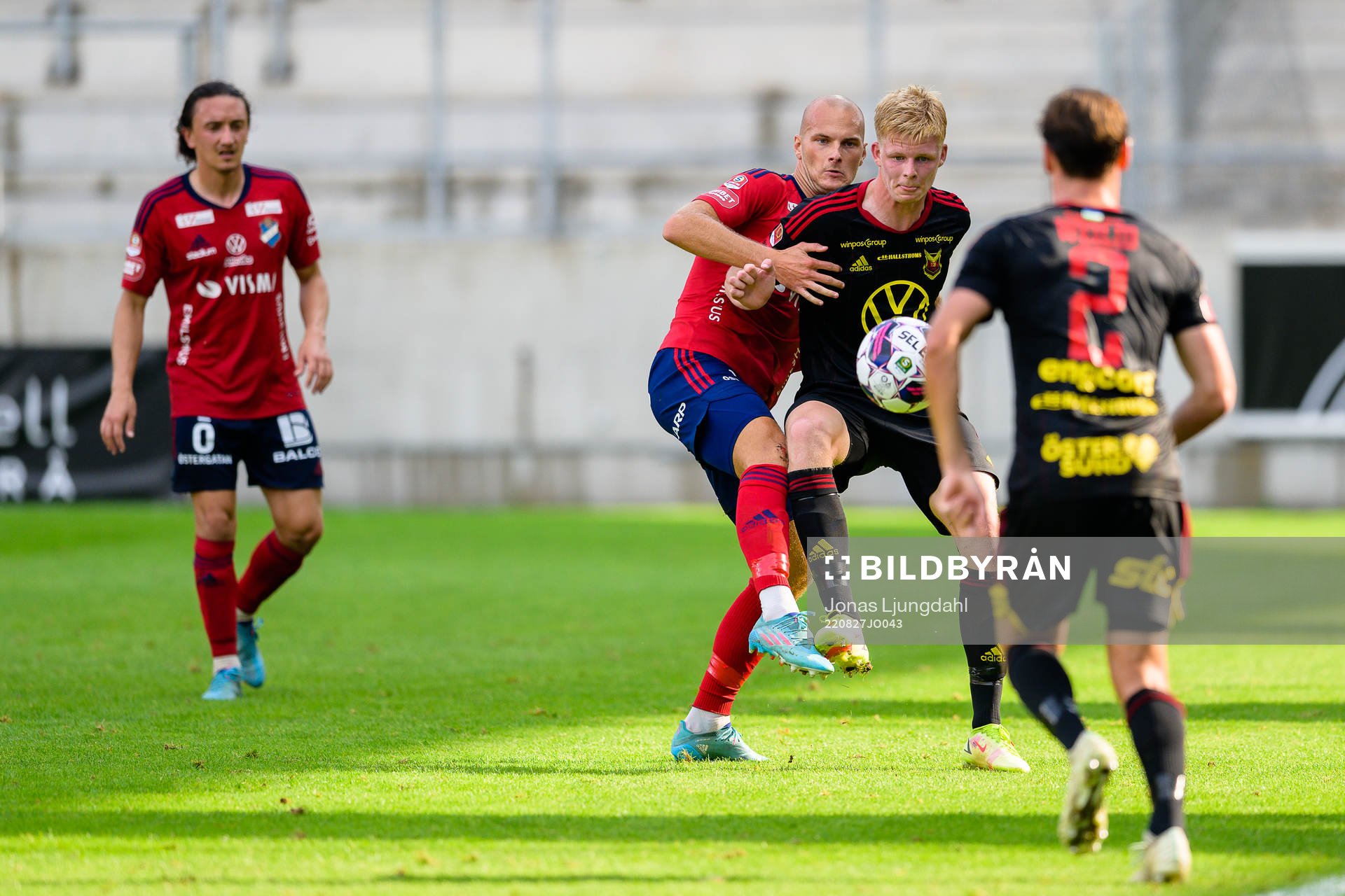 Östers Jonatan Drott och Östersunds Malcolm Stolt