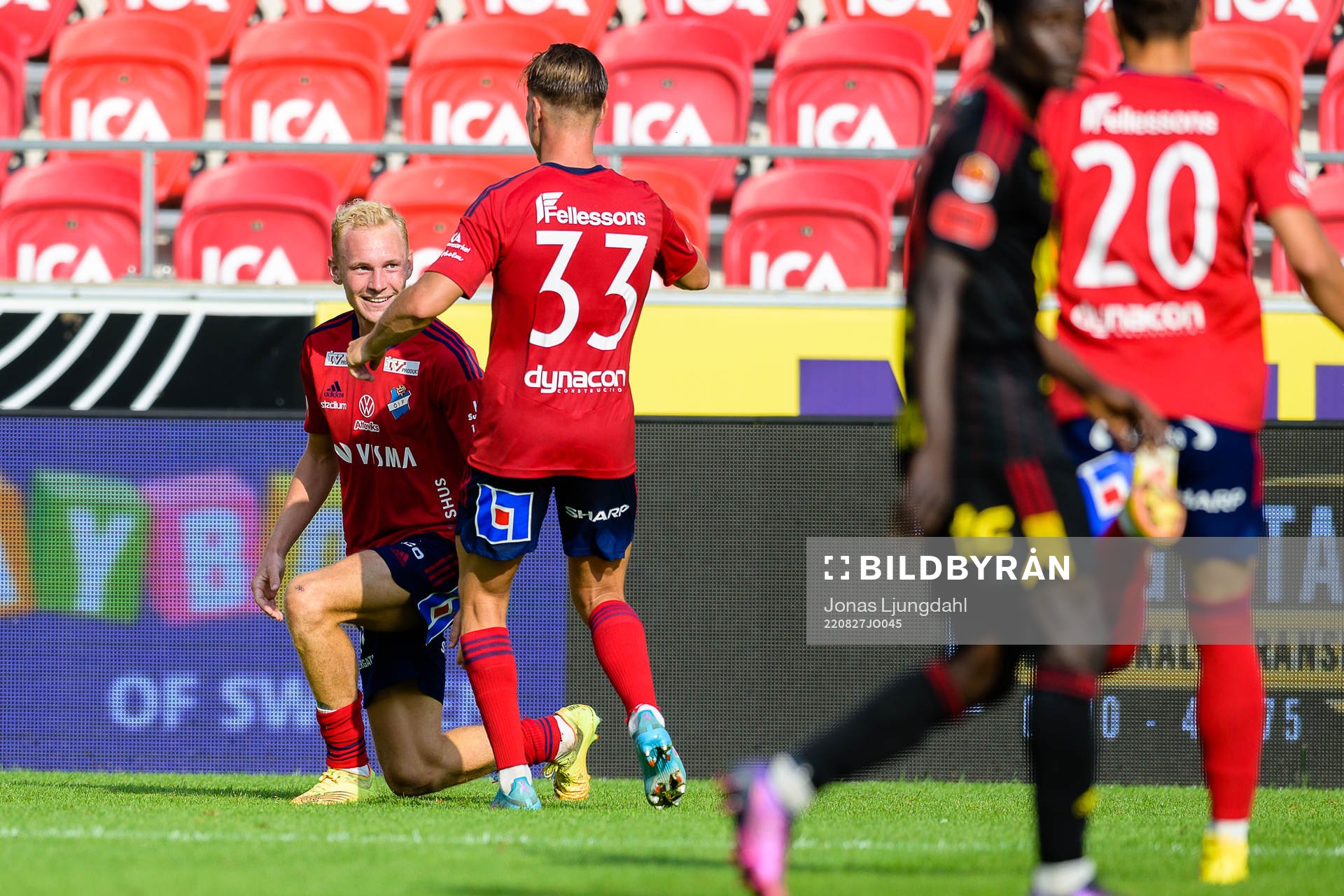 Östers Adam Bergmark Wiberg jublar