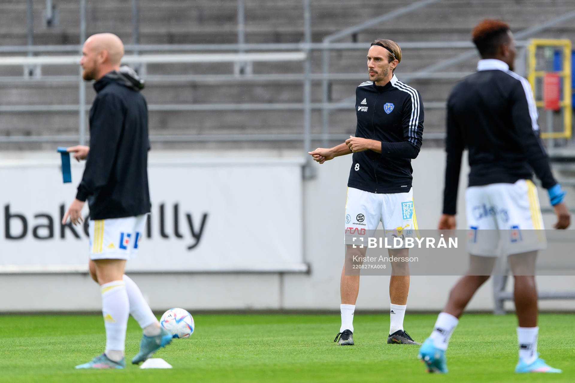 Falkenbergs Tobias Karlsson före fotbollsmatchen i Ettan