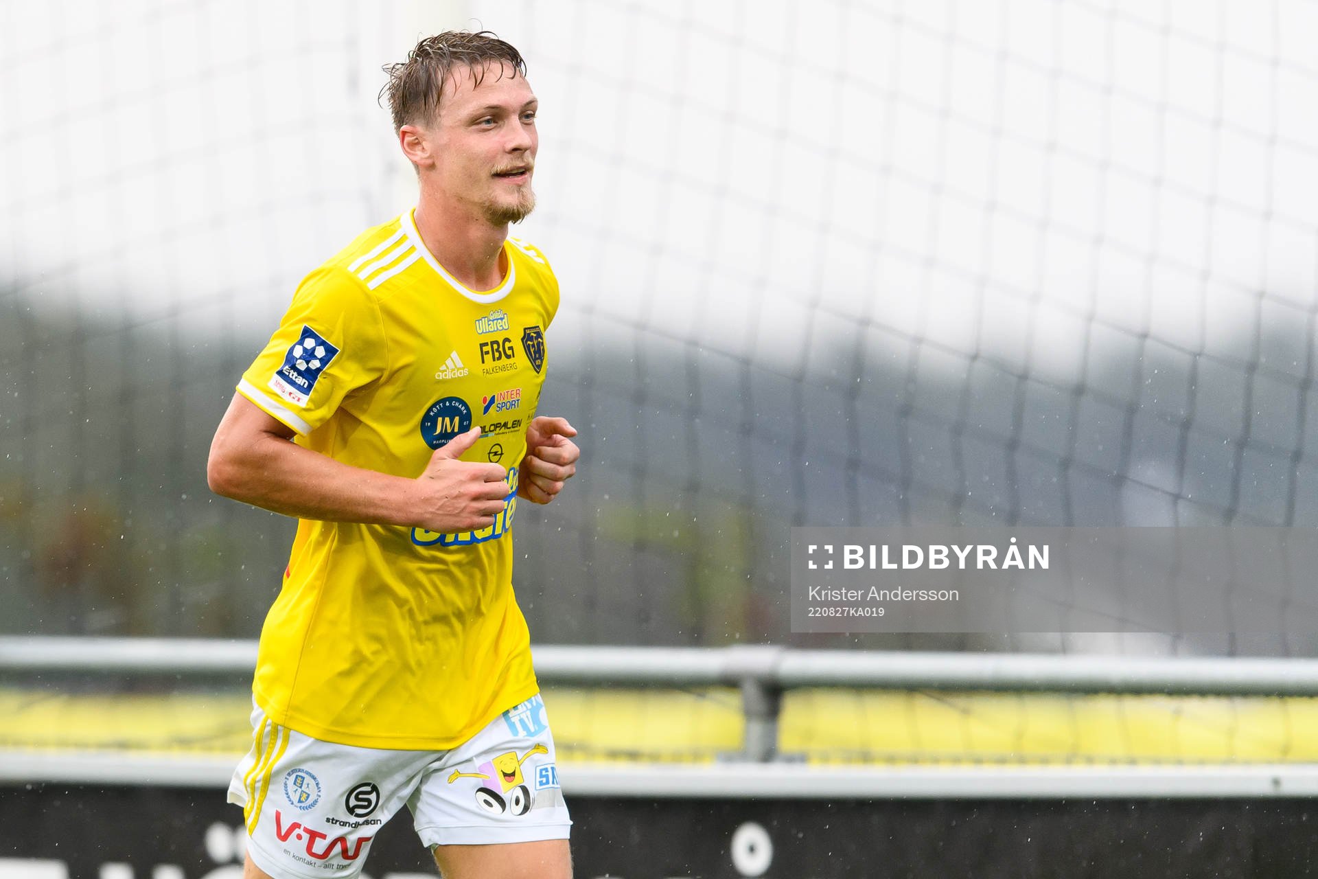 Falkenbergs Robin Hofsö jublar