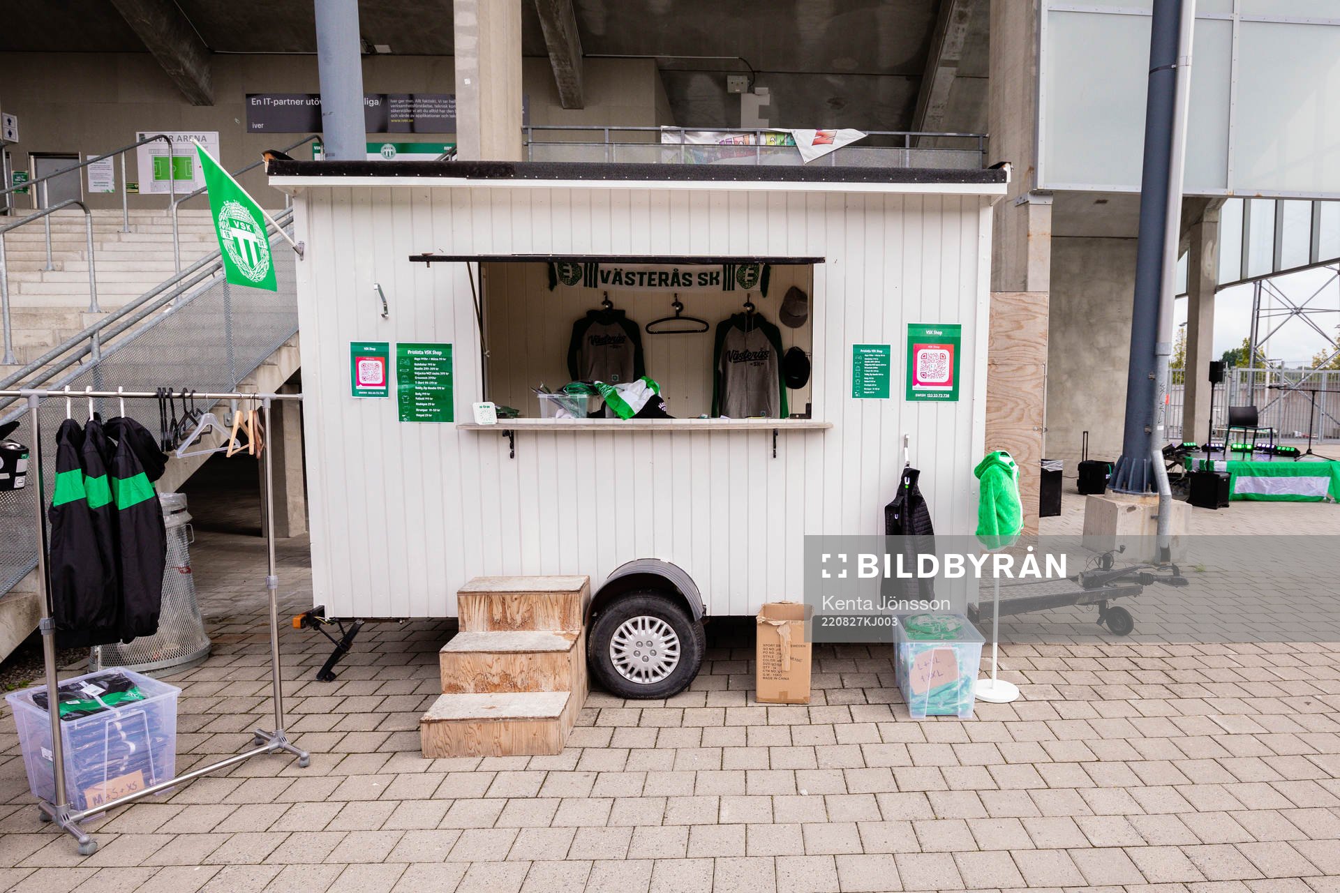 En souvenirvagn på Iver Arena