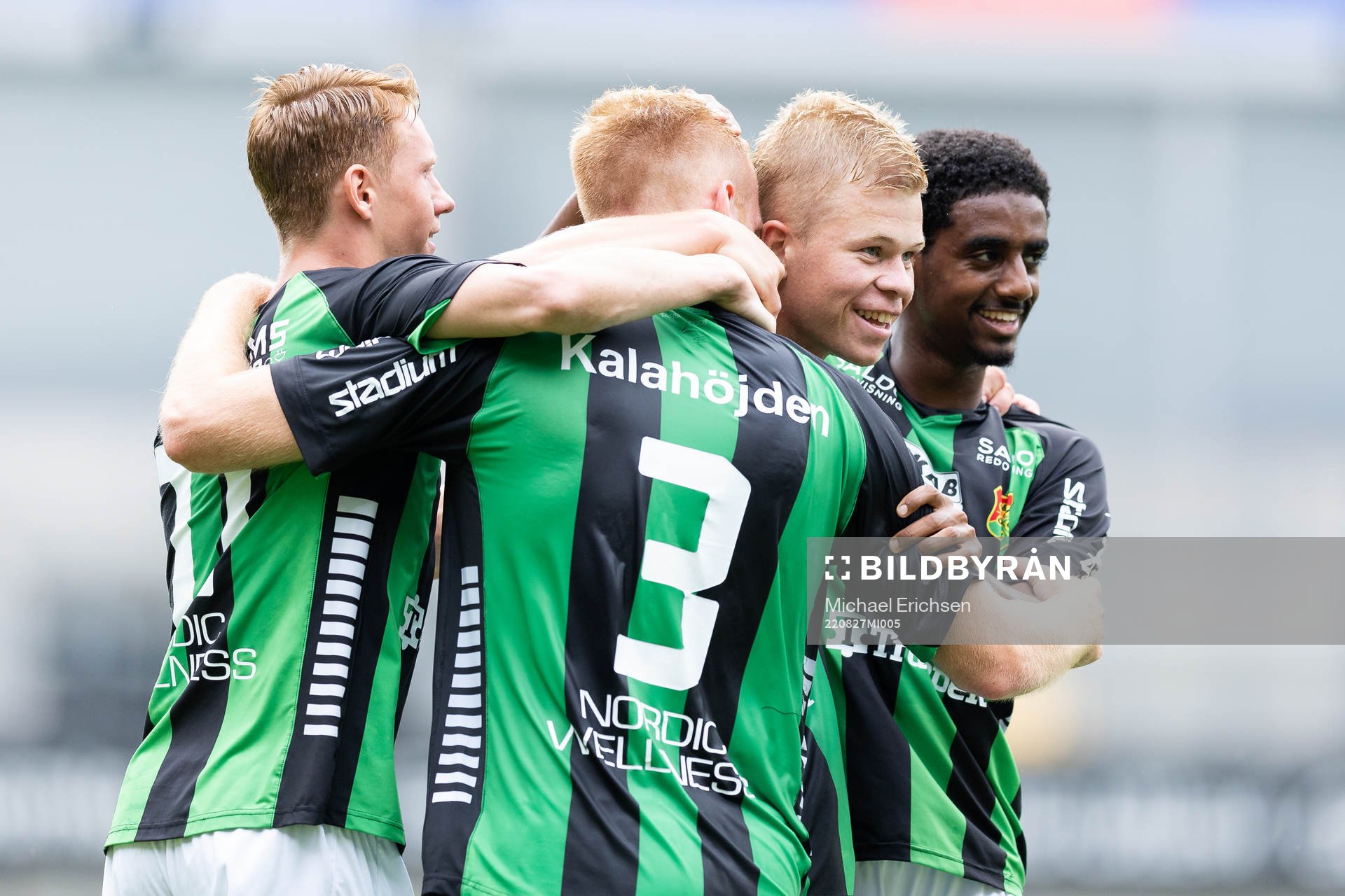 GAIS Viktor Krüger jublar med lagkamrater