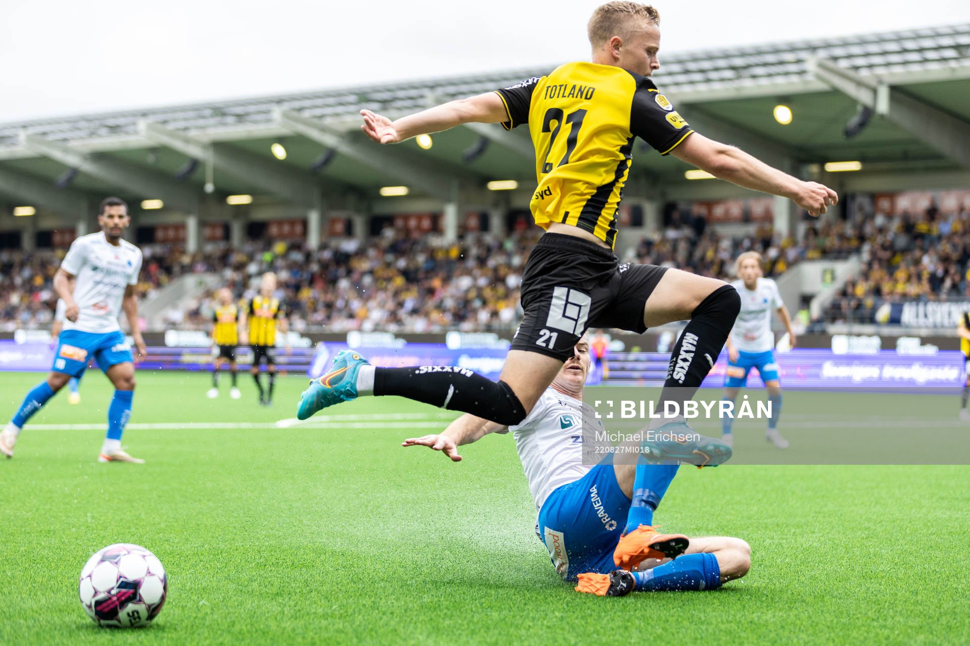 Värnamos Freddy Winsth och Häckens Tomas Olai Totland