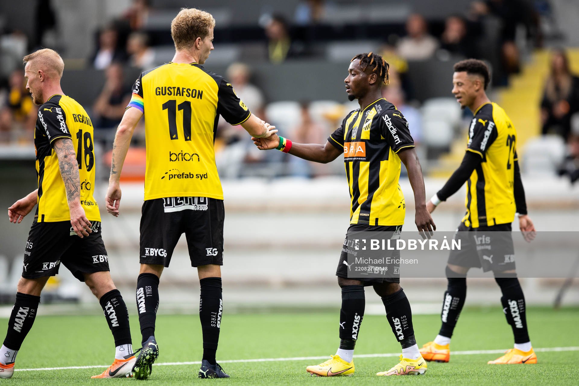 Häckens Ibrahim Sadiq jublar