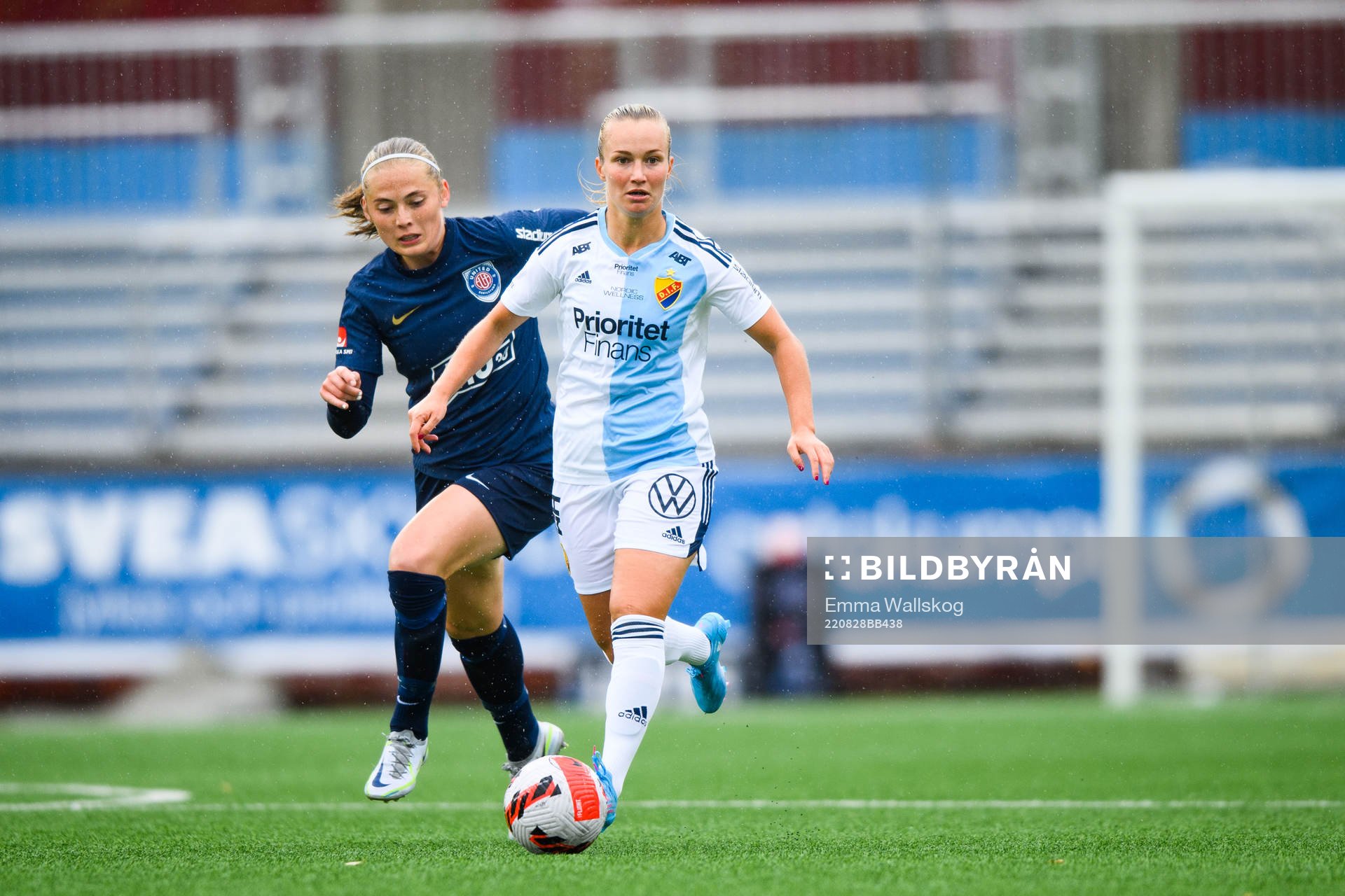 Eskilstuna Uniteds Paulina Nyström och Djurgårdens Tove
