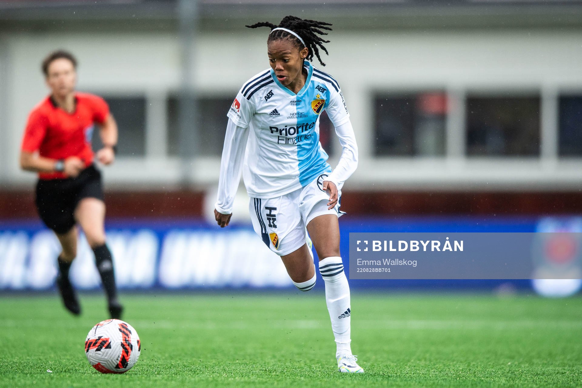 Djurgårdens Linda Maserame Motlhalo under fotbollsmatchen i Damallsvenskan mellan Eskilstuna United och Djurgården den 28 augusti 2022 i Eskilstuna.