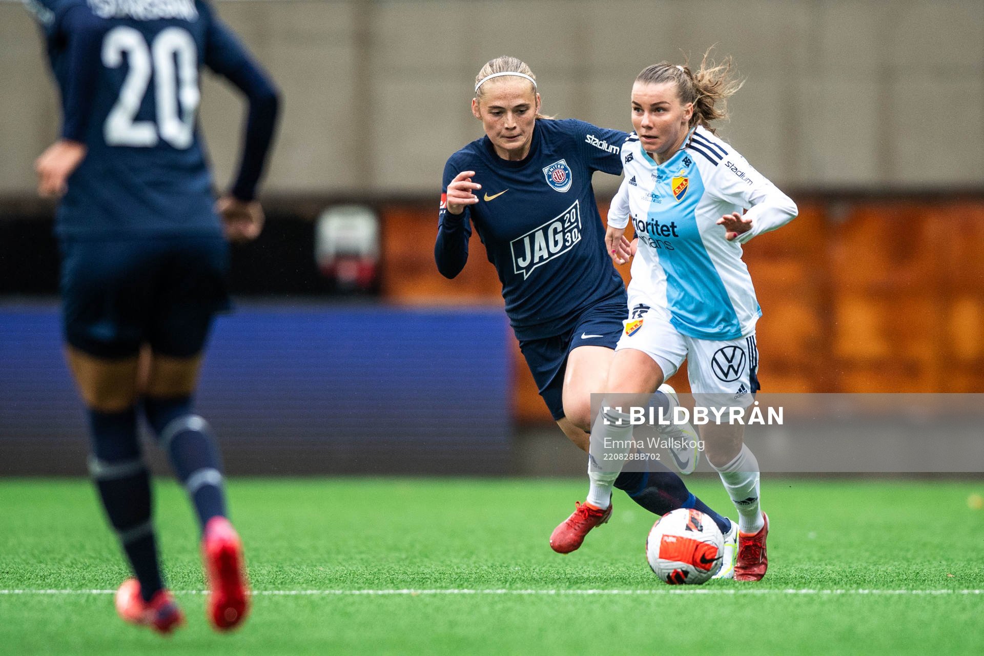 Eskilstuna Uniteds Paulina Nyström och Djurgårdens Ebba