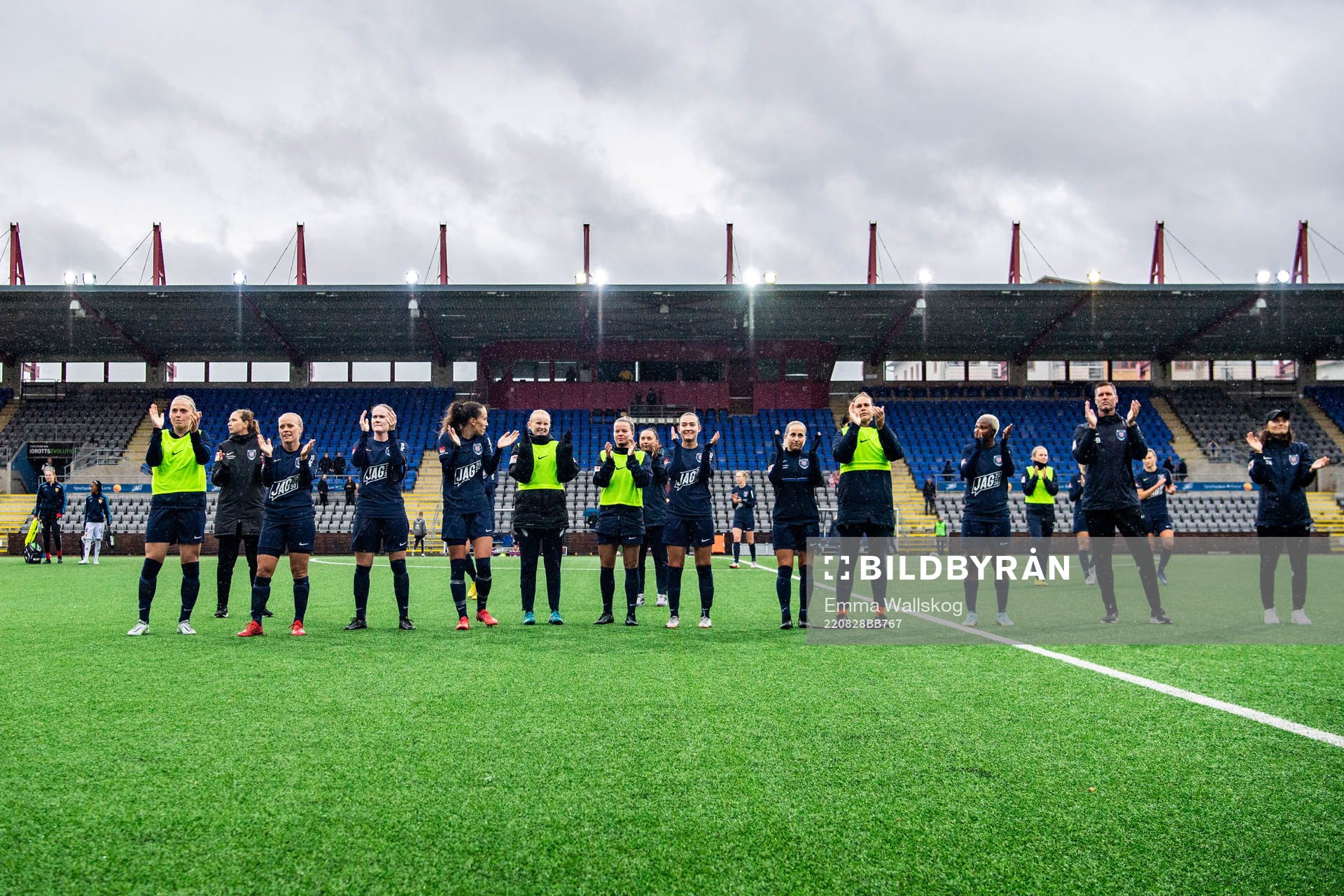 Eskilstuna Uniteds spelare jublar