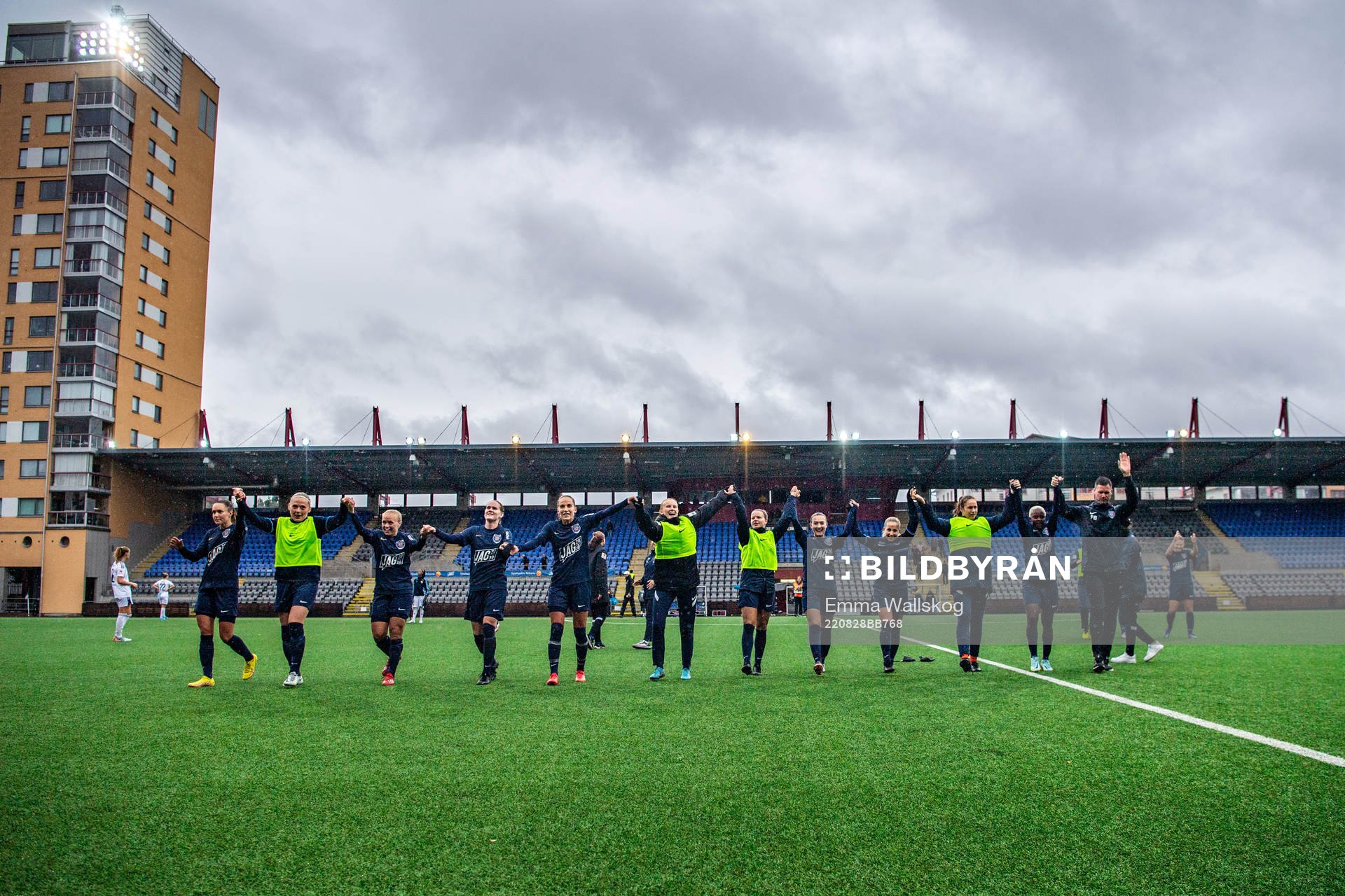 Eskilstuna Uniteds spelare jublar
