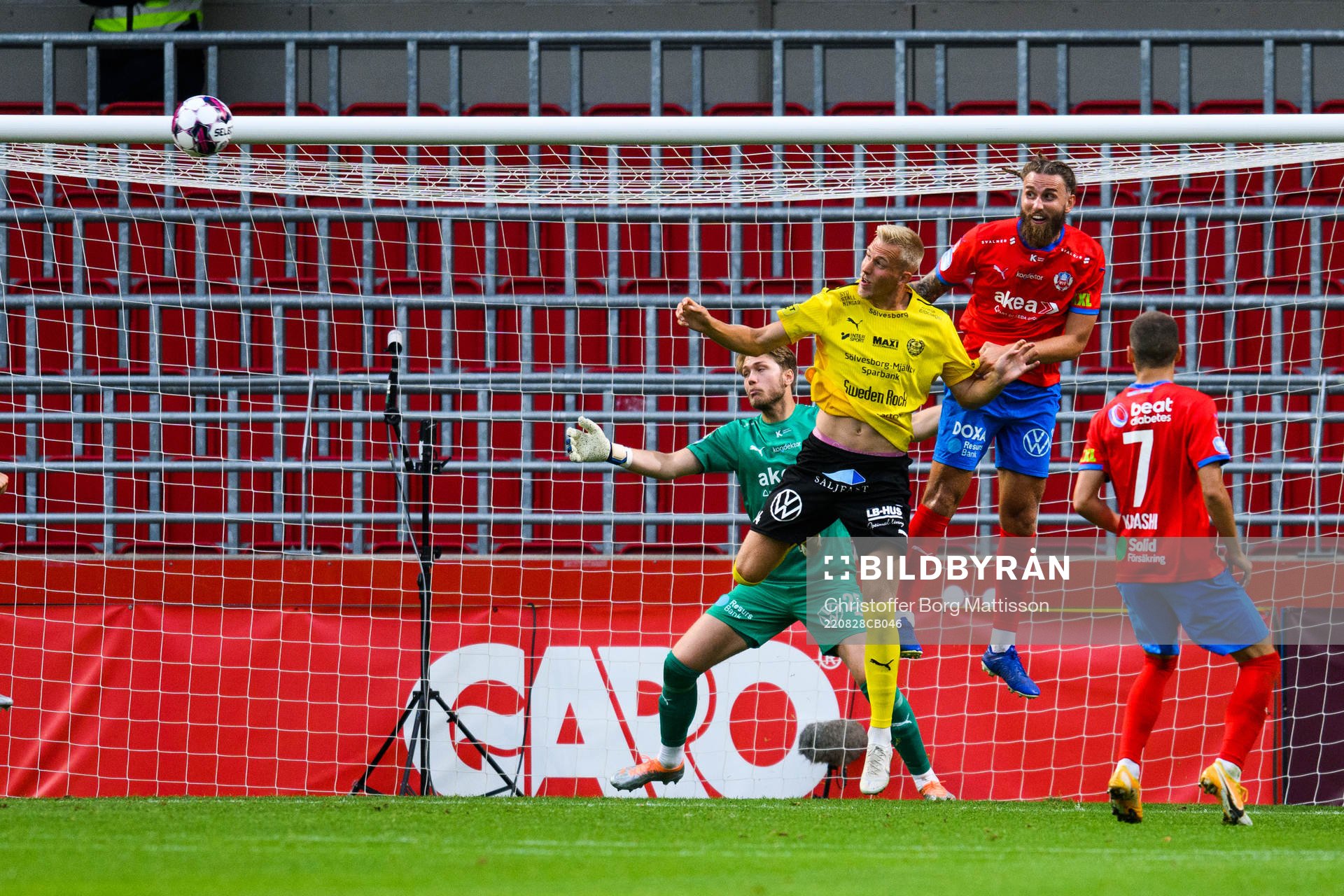 Mjällbys Herman Johansson och Helsingborgs Ali Suljic