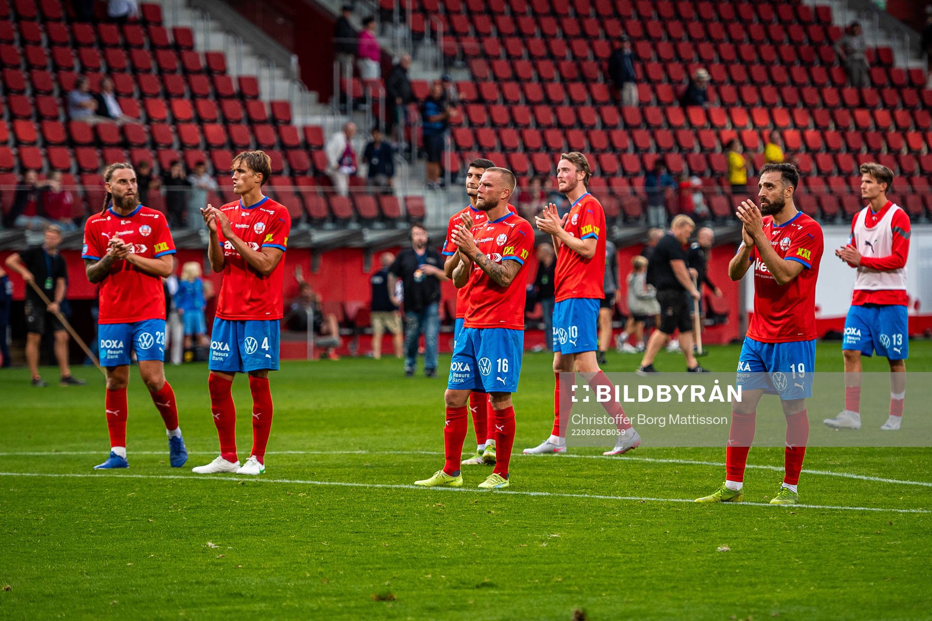 Helsingborgs spelare tackar publiken