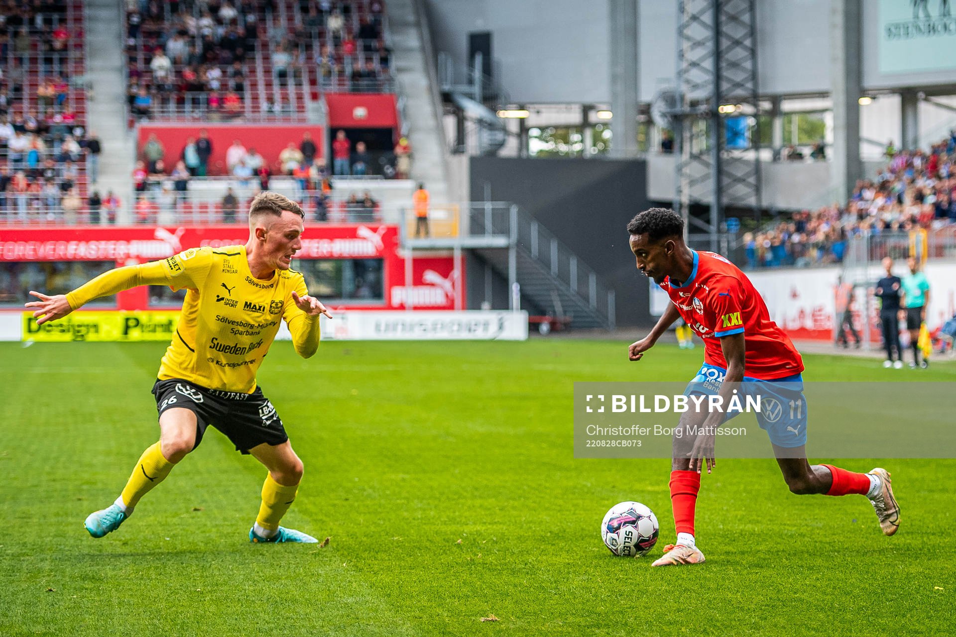 Mjällbys Noah Persson och Helsingborgs Taha Abdi Ali