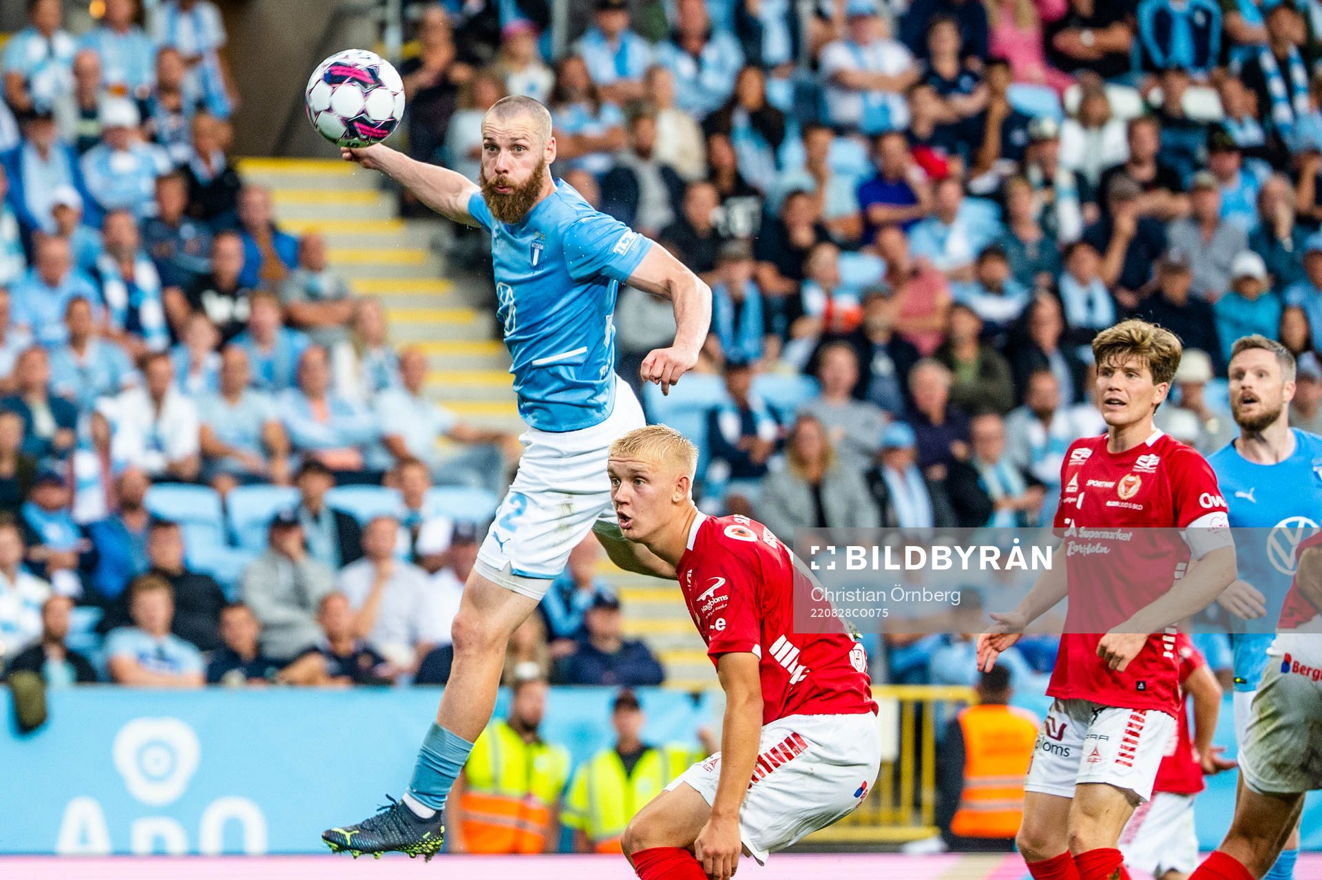 Malmö FFs Jo Inge Berget mot Kalmars Carl Gustafsson