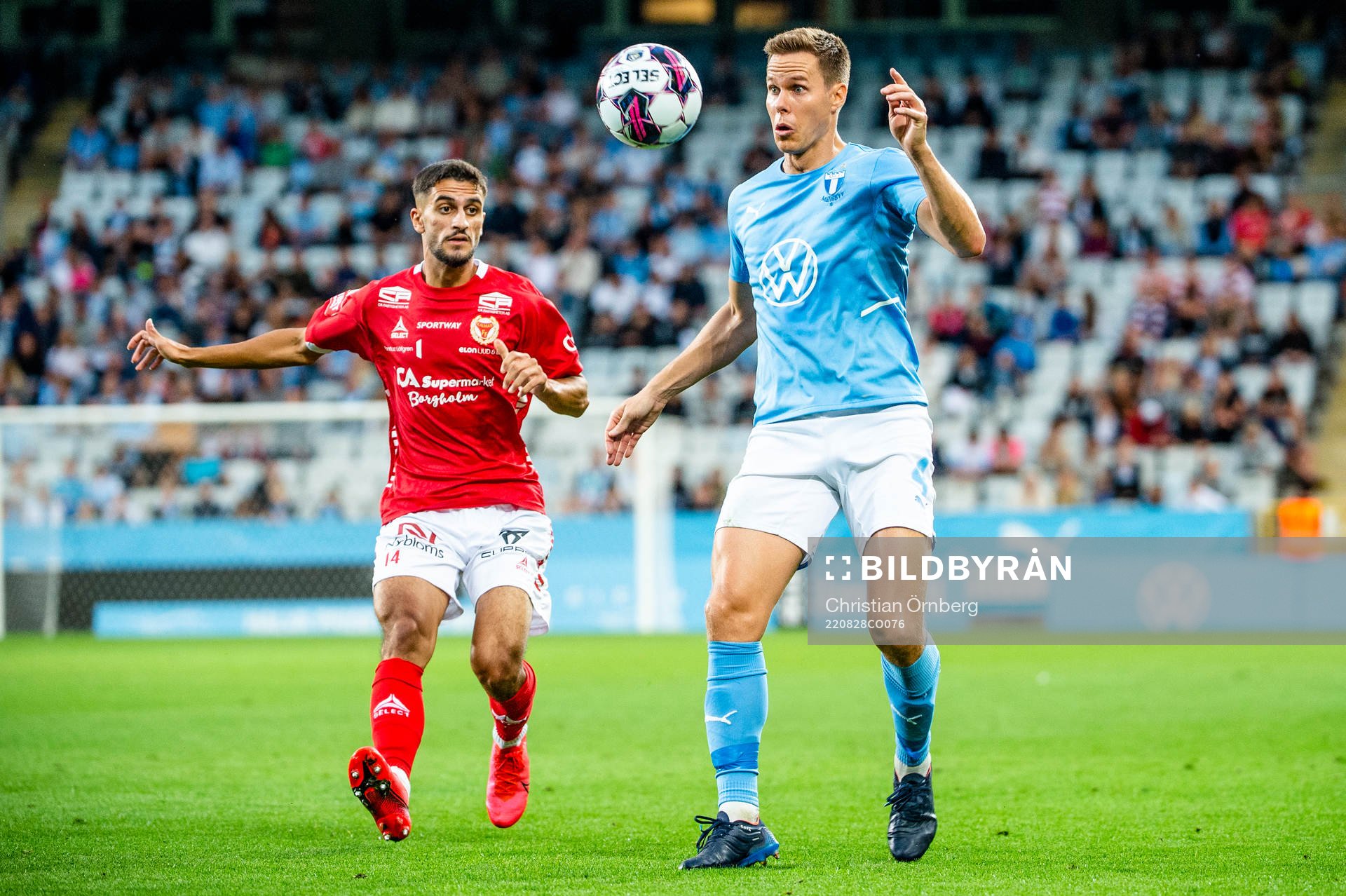 Malmö FFs Niklas Moisander mot Kalmars Noah Shamoun