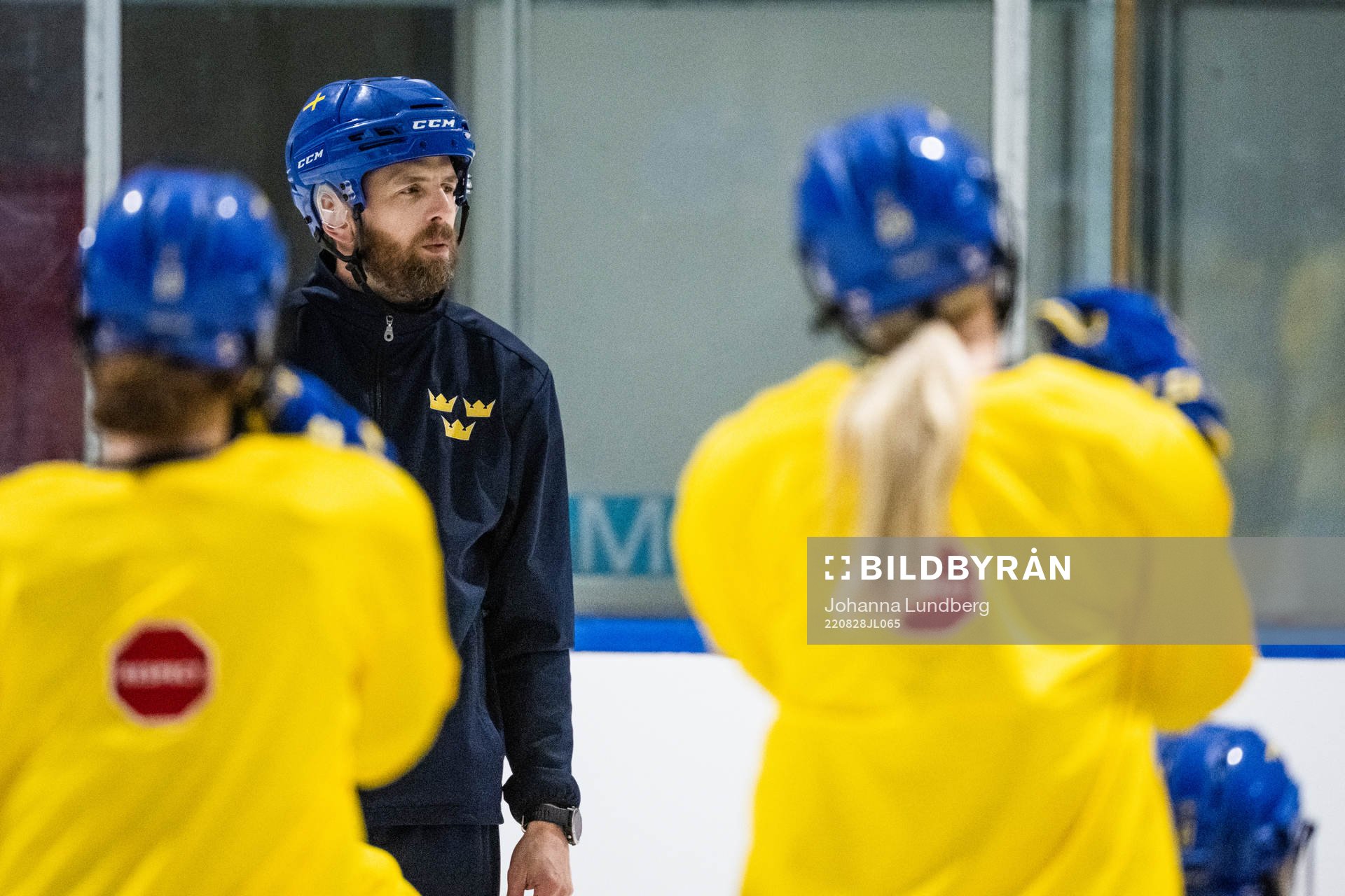 Ulf Lundberg, head coach of Sweden at a practice session