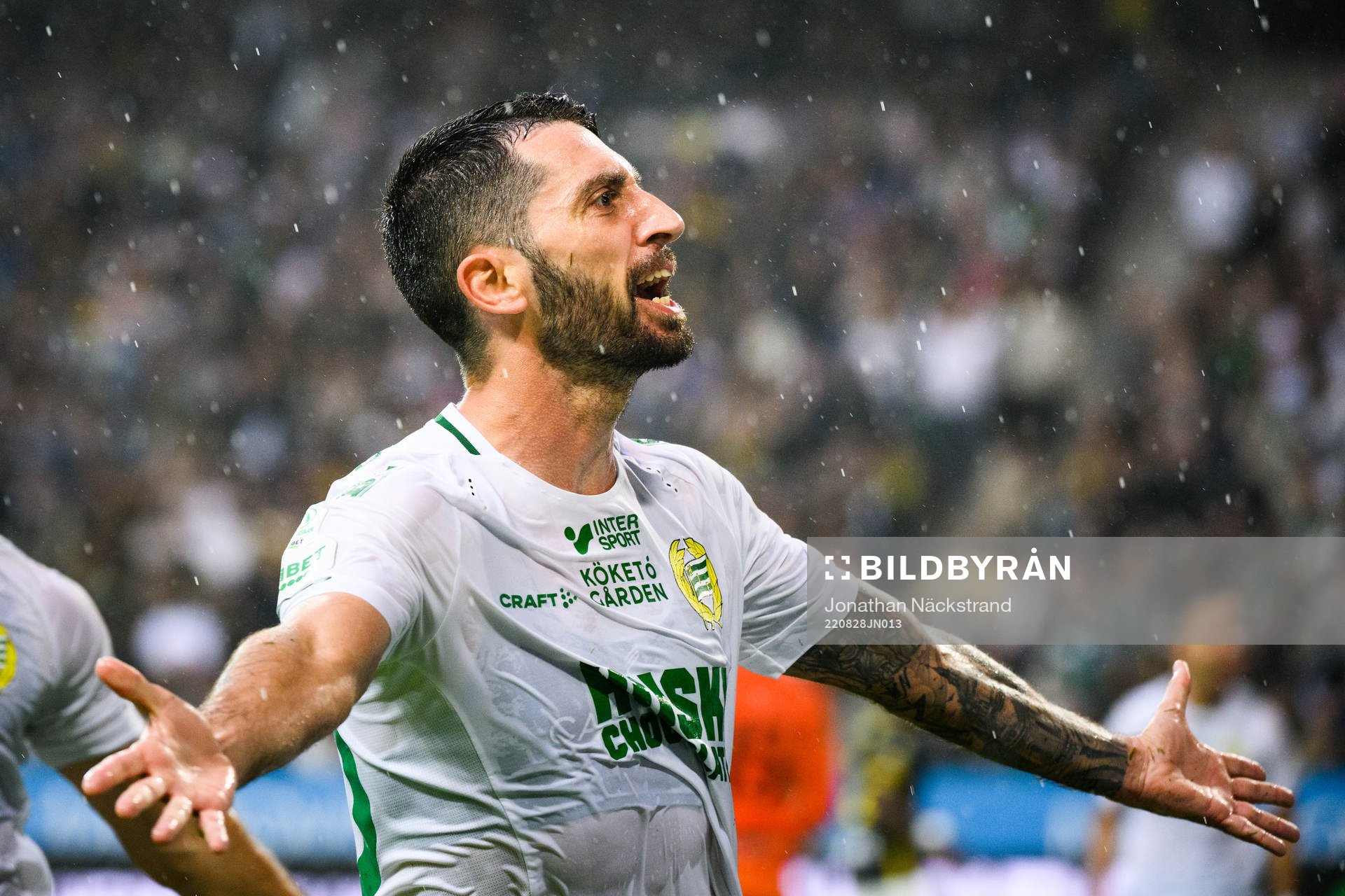Hammarbys Nahir Besara jublar