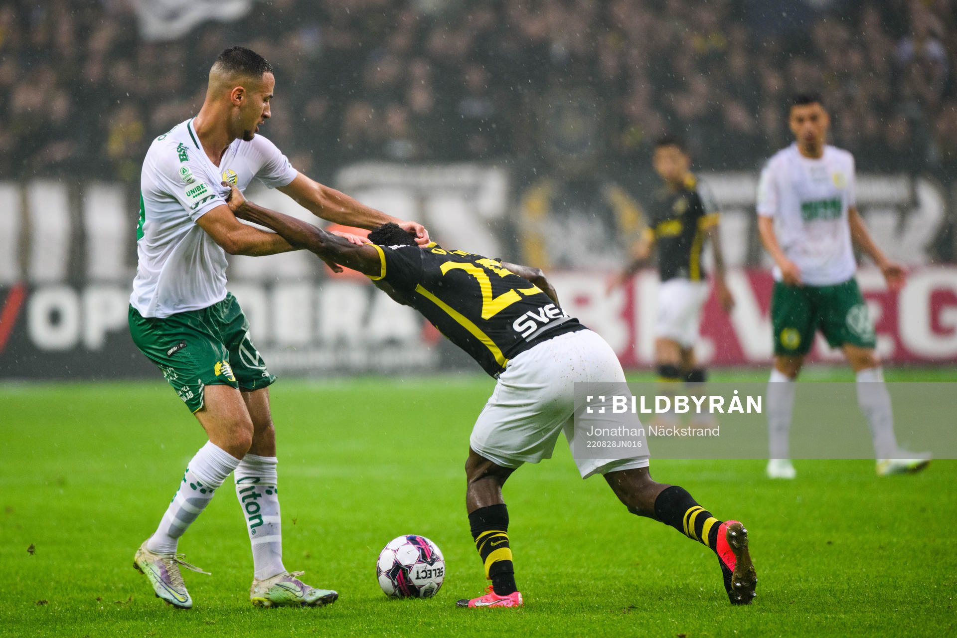 Hammarbys Abdelrahman Saidi och AIKs Erick Otieno Ouma