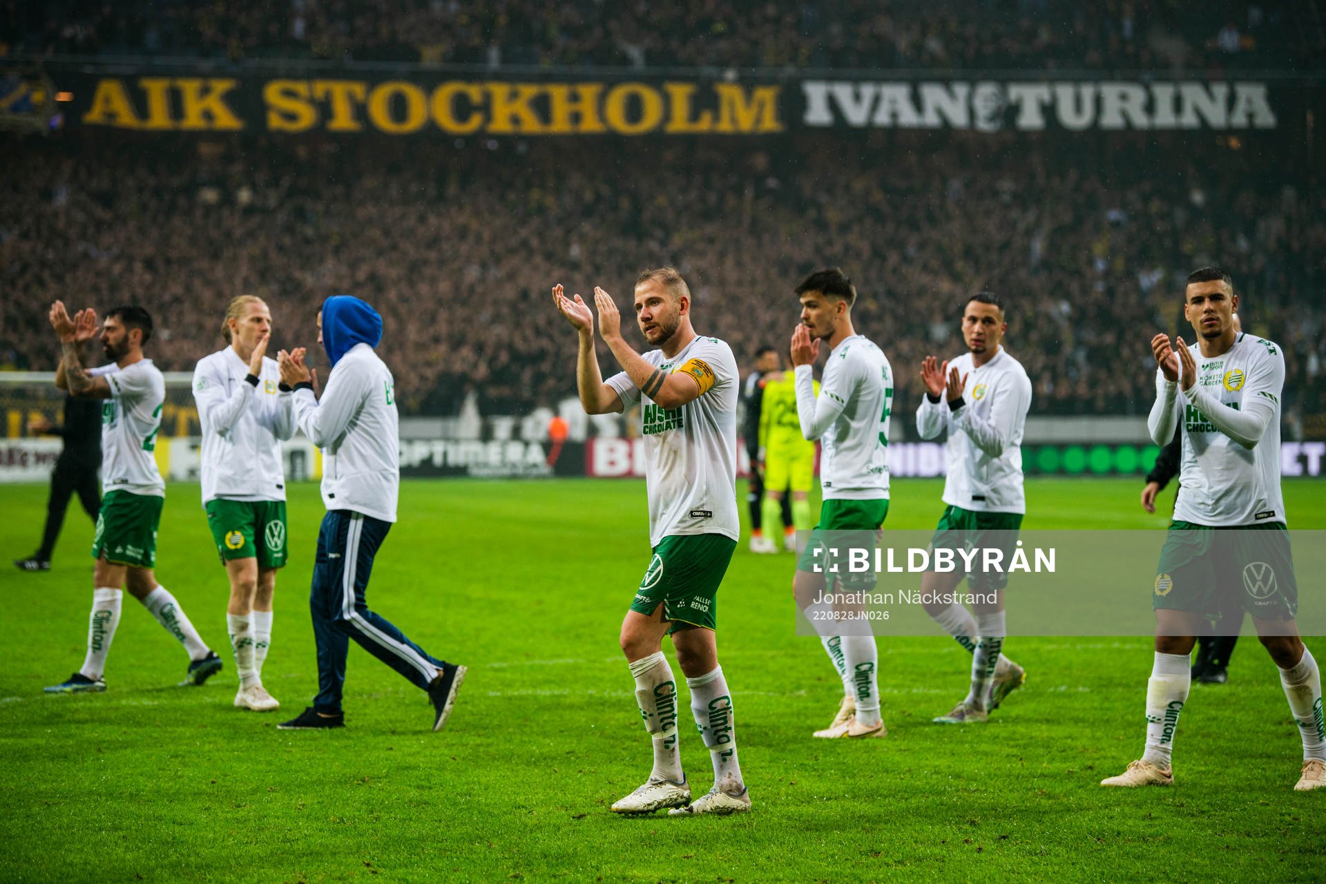 Hammarbys spelare tackar publiken