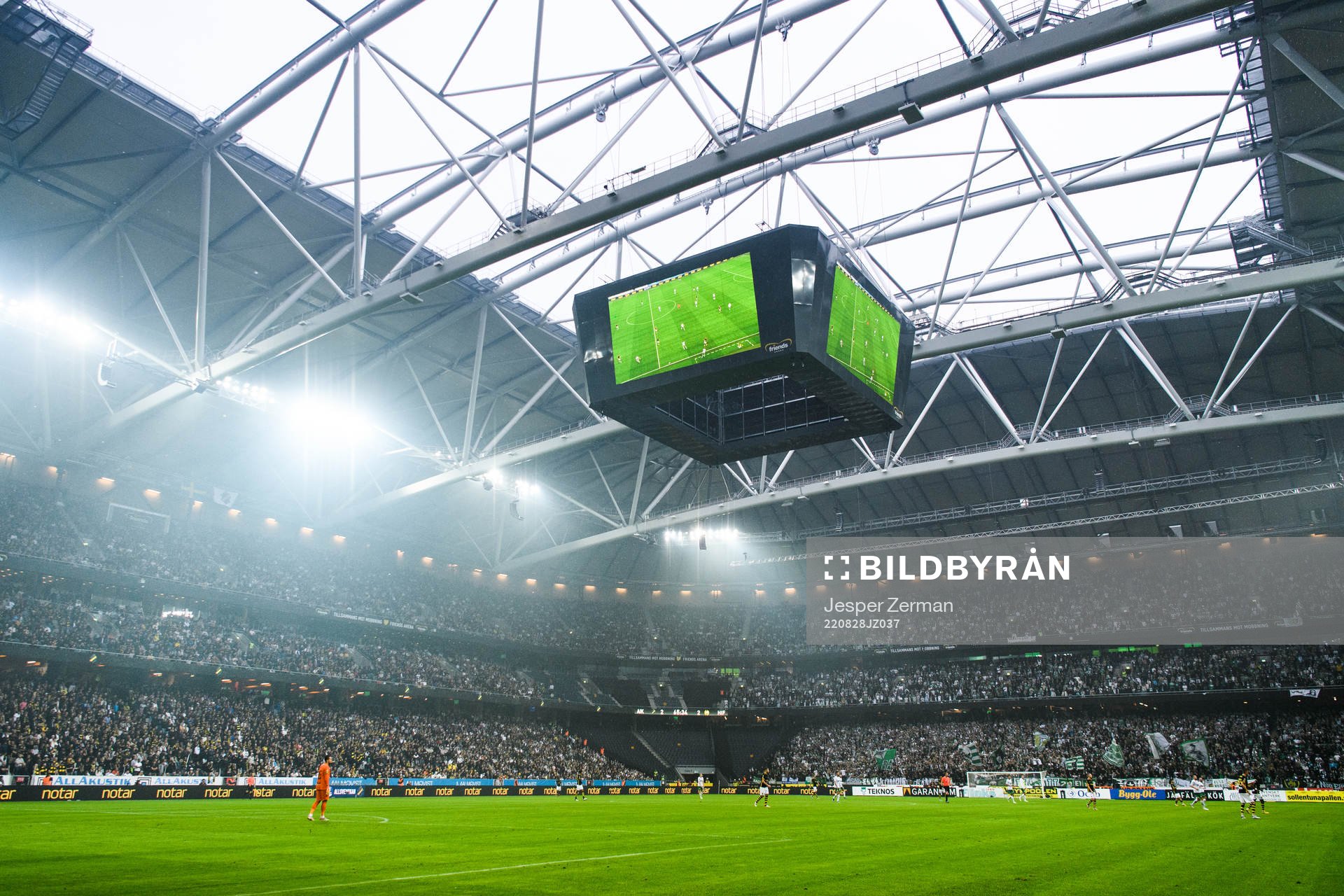 Interiör översiktsbild av arenan under fotbollsmatchen i Allsvenskan mellan AIK och Hammarby den 28 augusti 2022 i Stockholm. 