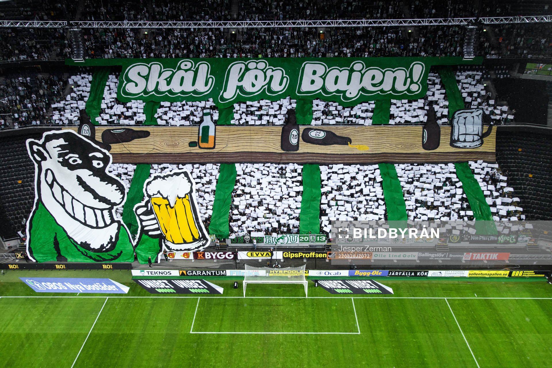 Hammarbys tifo inför fotbollsmatchen i Allsvenskan mellan AIK och Hammarby den 28 augusti 2022 i Stockholm. 