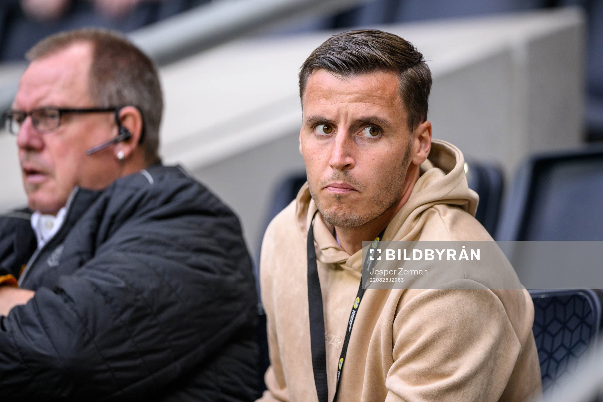 Hammarbys Jeppe Andersen på läktaren