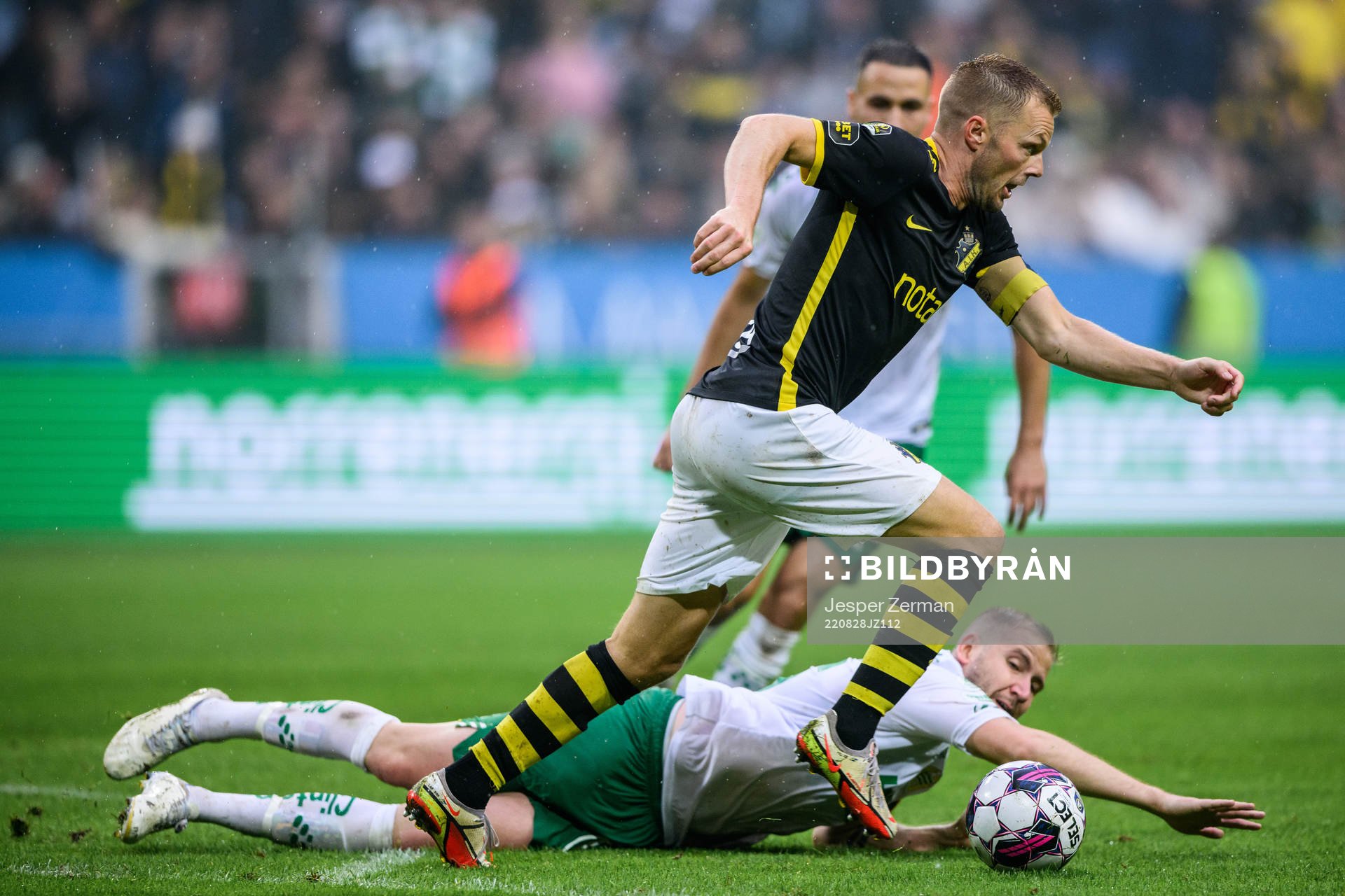 AIKs Sebastian Larsson och Hammarbys Darijan Bojanic