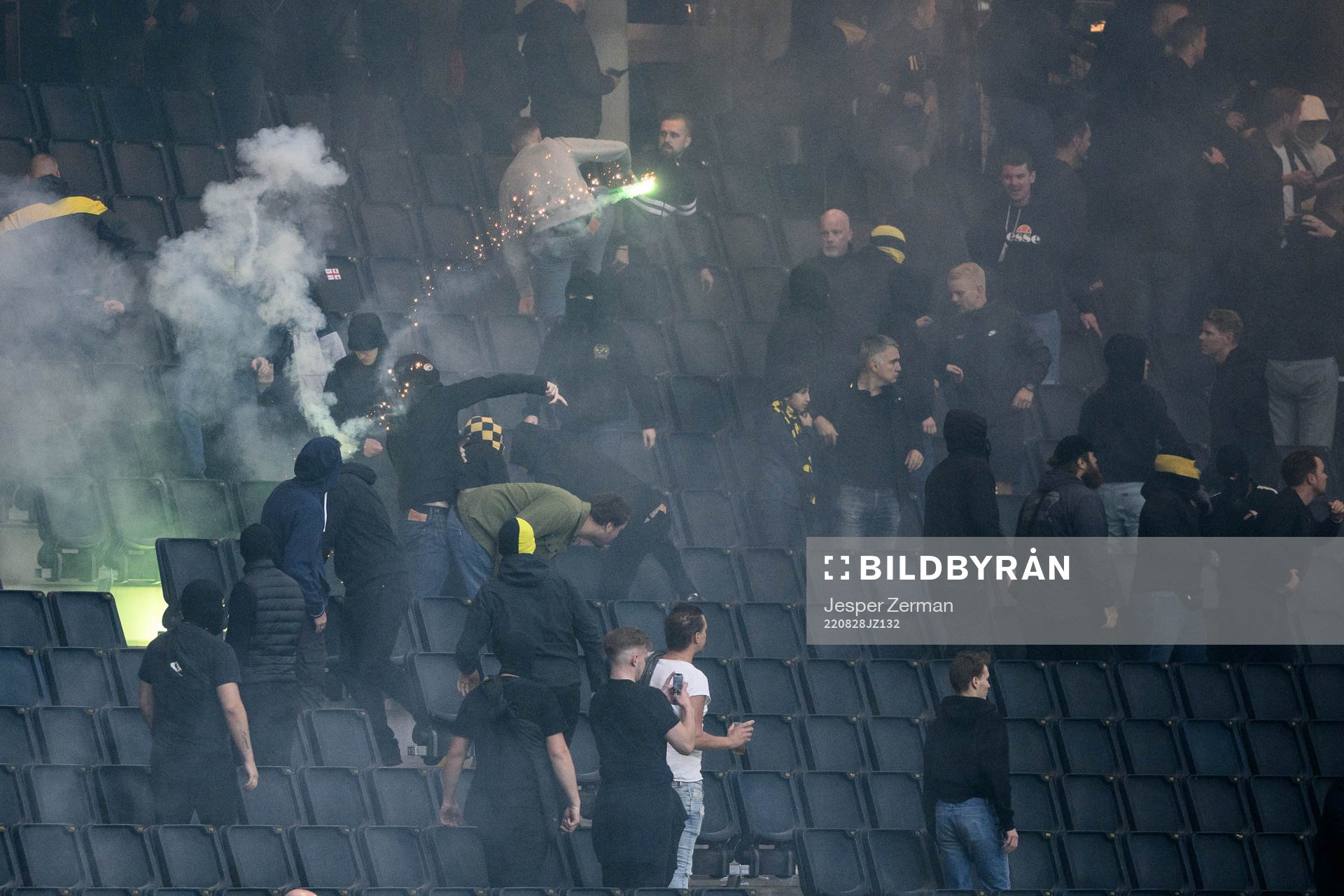 Bråk mellan AIKs och Hammarbys supportrar