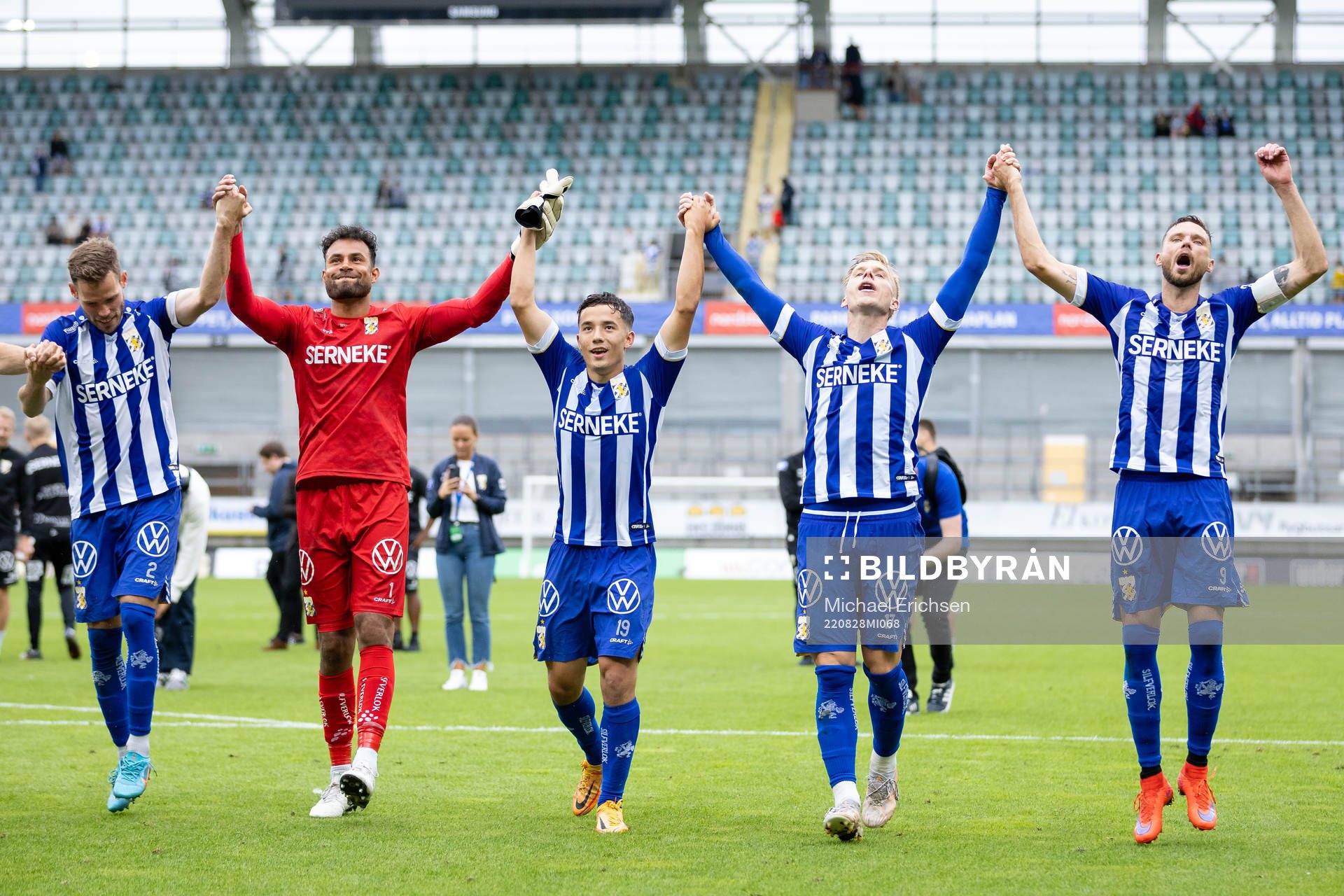 IFK Göteborgs Emil Salomonsson, målvakt Warner Hahn,