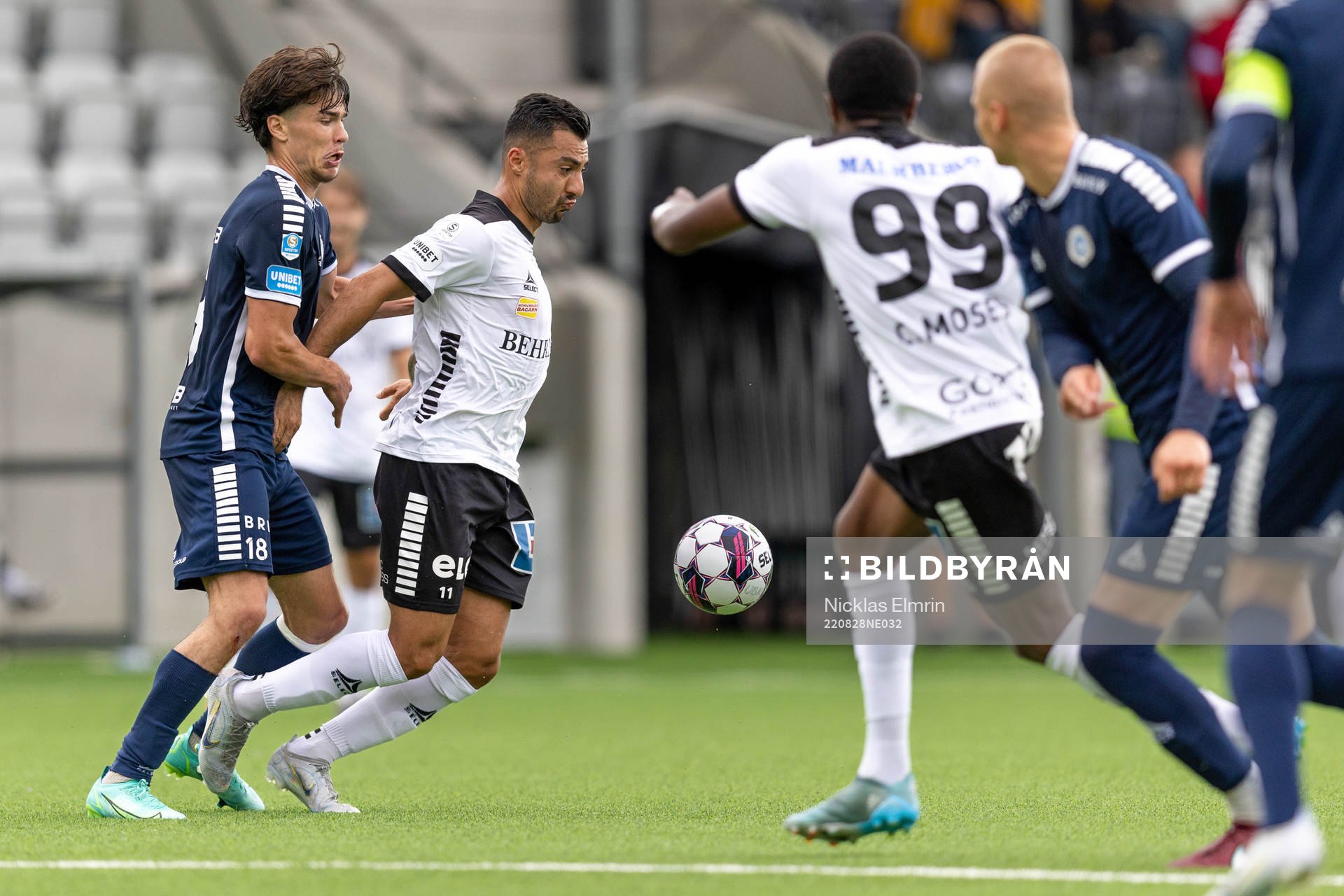Örebros Jiloan Hamad och Utsiktens William Milovanovic