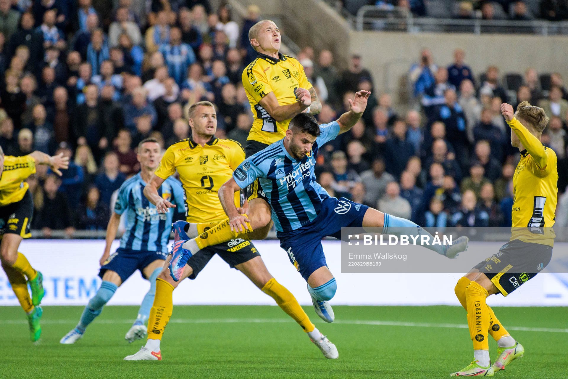 Elfsborgs Sebastian Holmen och Djurgårdens Besard Sabovic
