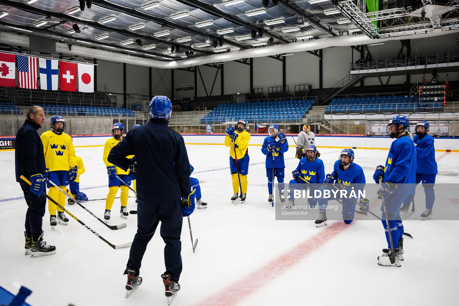 Players of Sweden at a practice session
