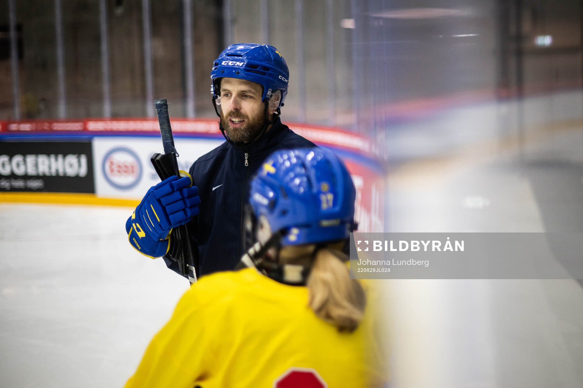 Ulf Lundberg, head coach of Sweden at a practice session