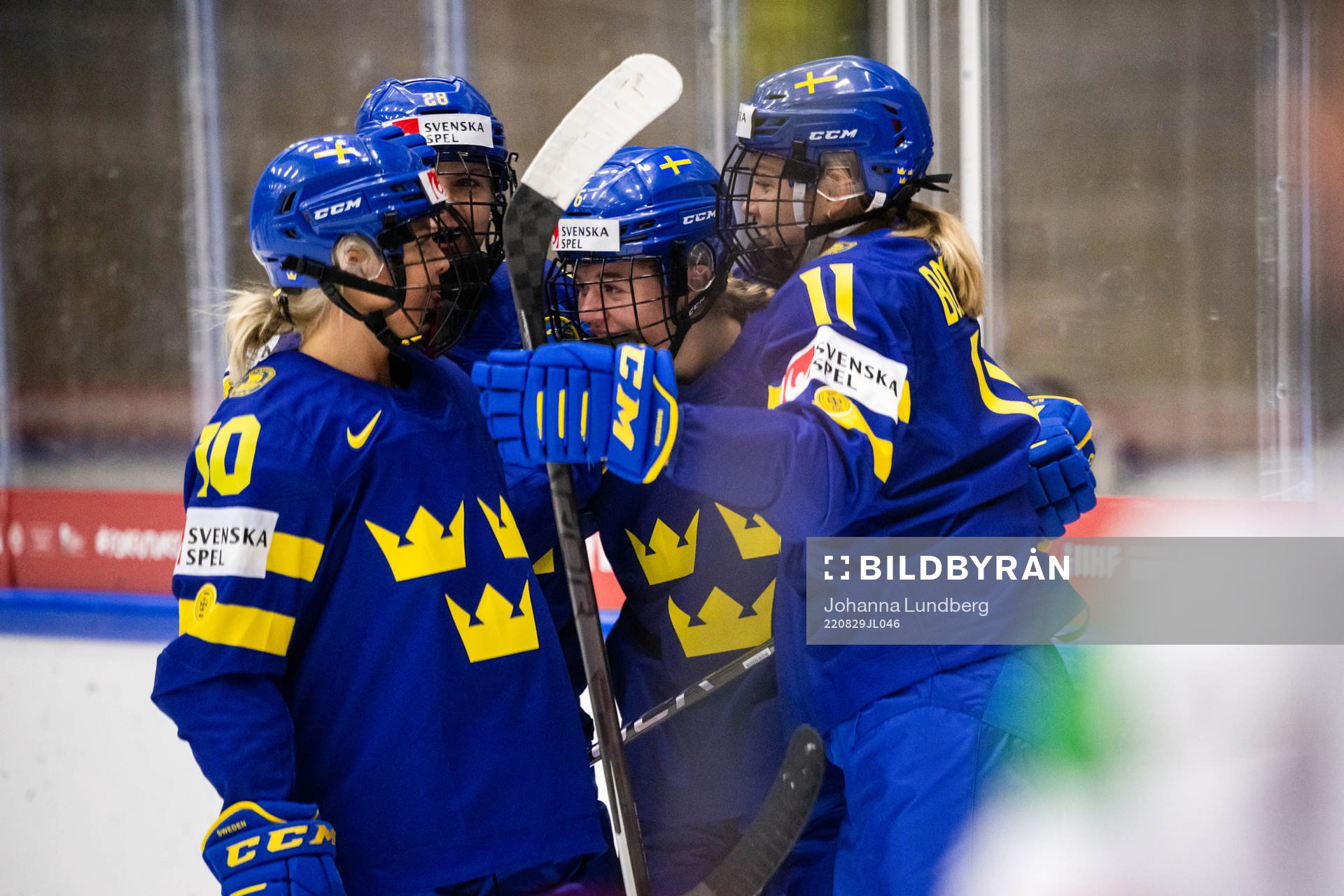 Mira Jungåker of Sweden celebrate with Mina Waxin,