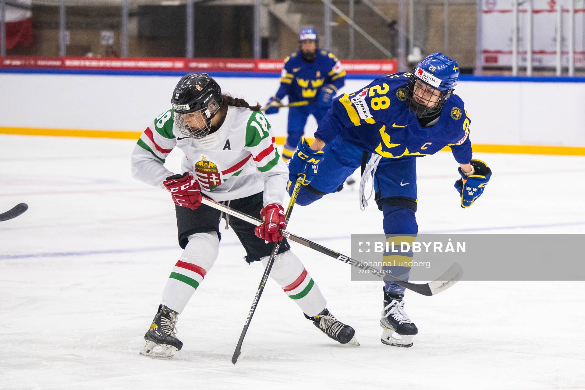 Alexandra Huszak of Hungary and Michelle Löwenhielm of