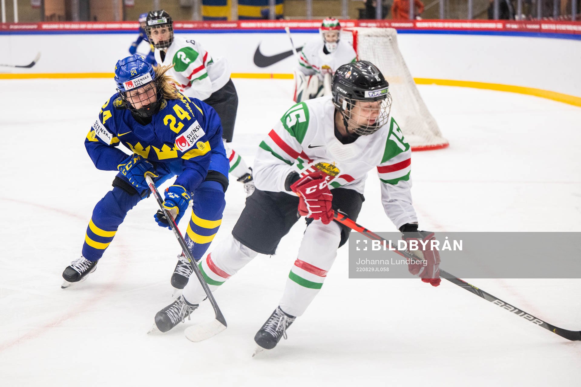 Felizia Wikner-Zienkiewicz of Sweden and Reka Dabasi of