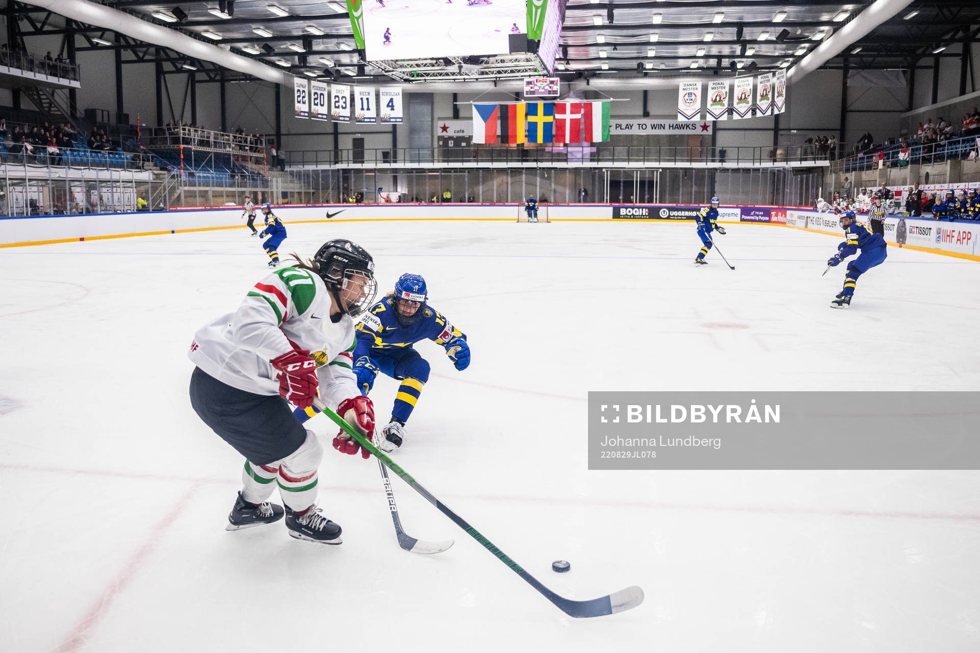 Fruzsina Mayer of Hungary and Sofie Lundin of Sweden