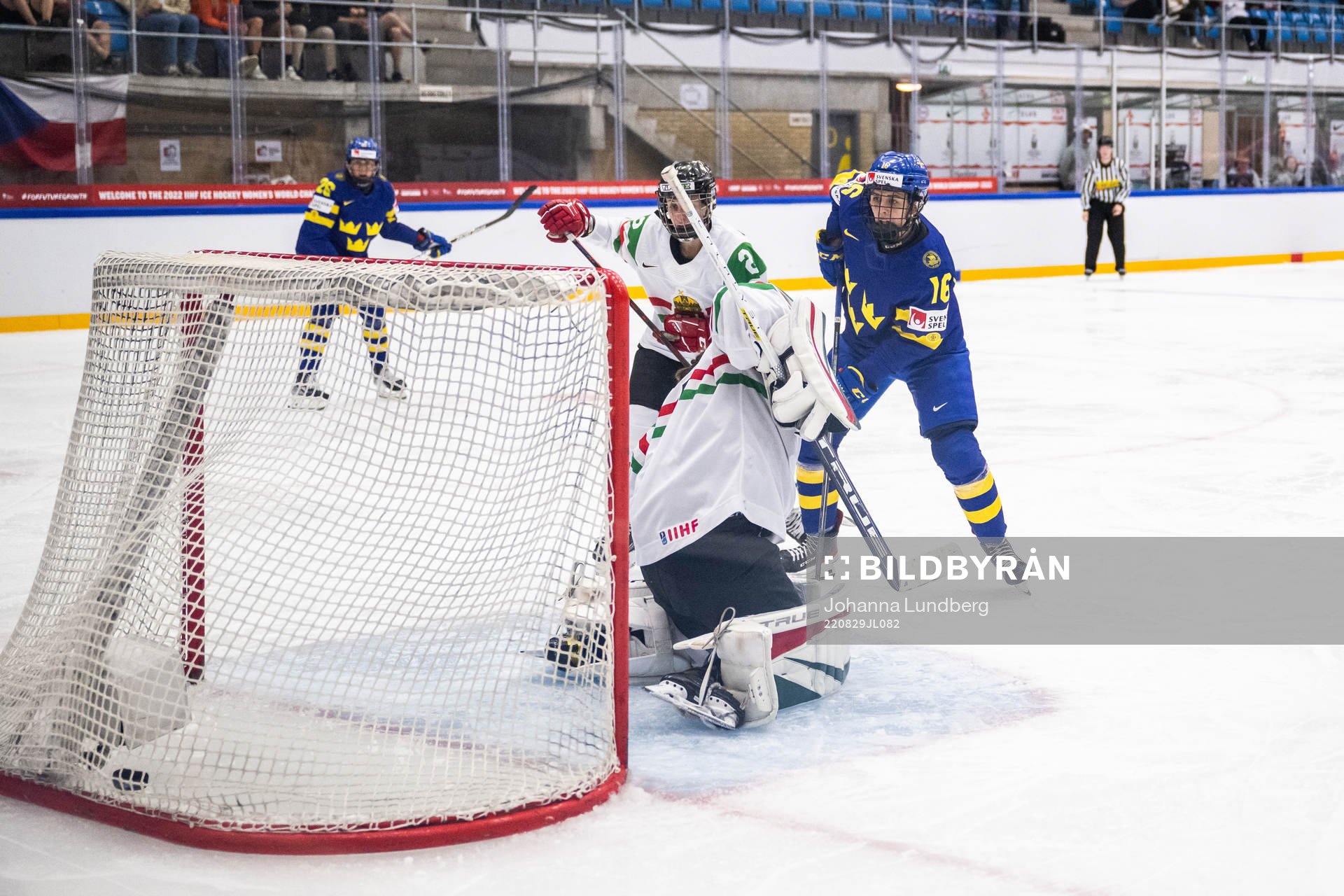 Linnea Johansson of Sweden scores 1-2