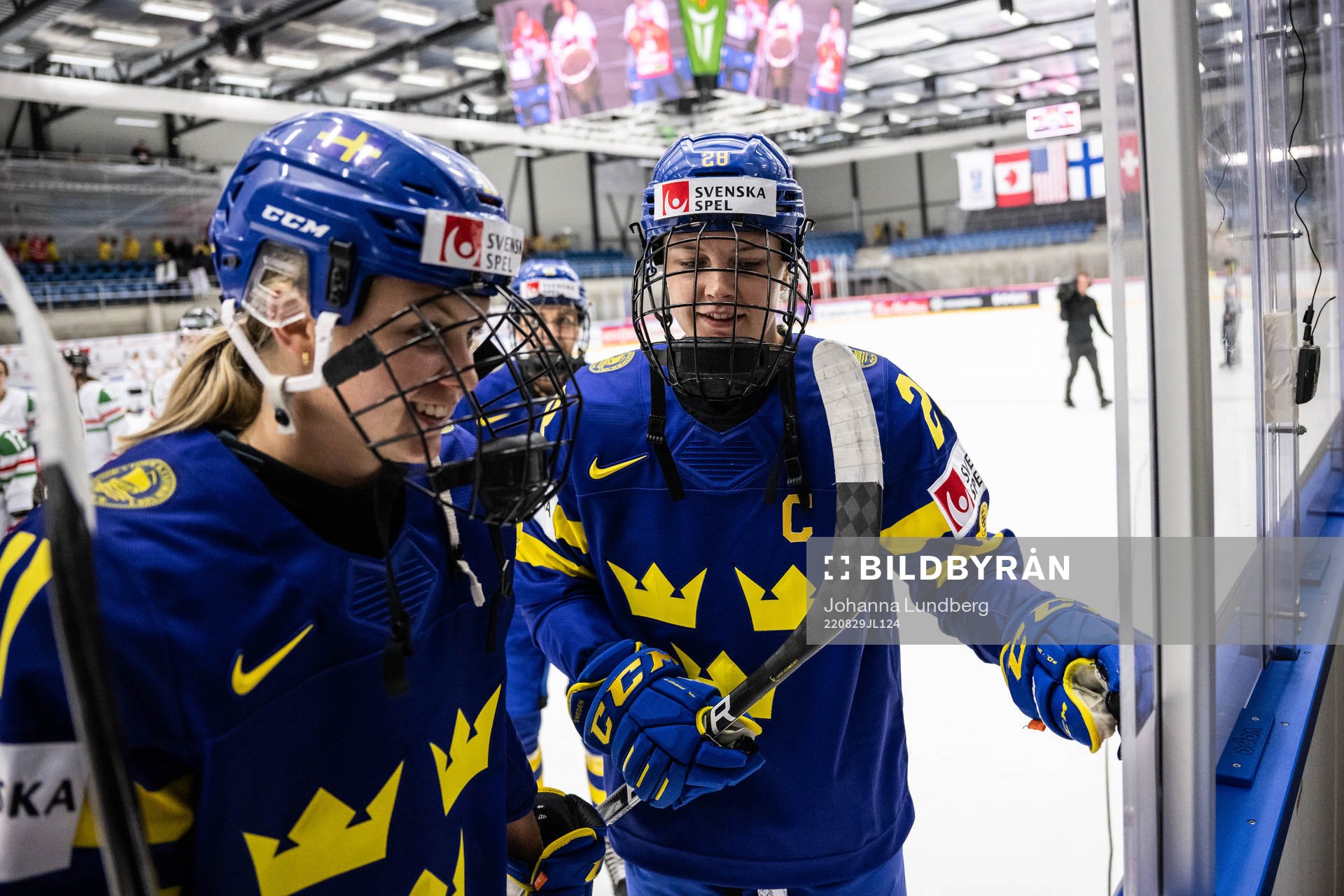 Josefin Bouveng and Michelle Löwenhielm of Sweden