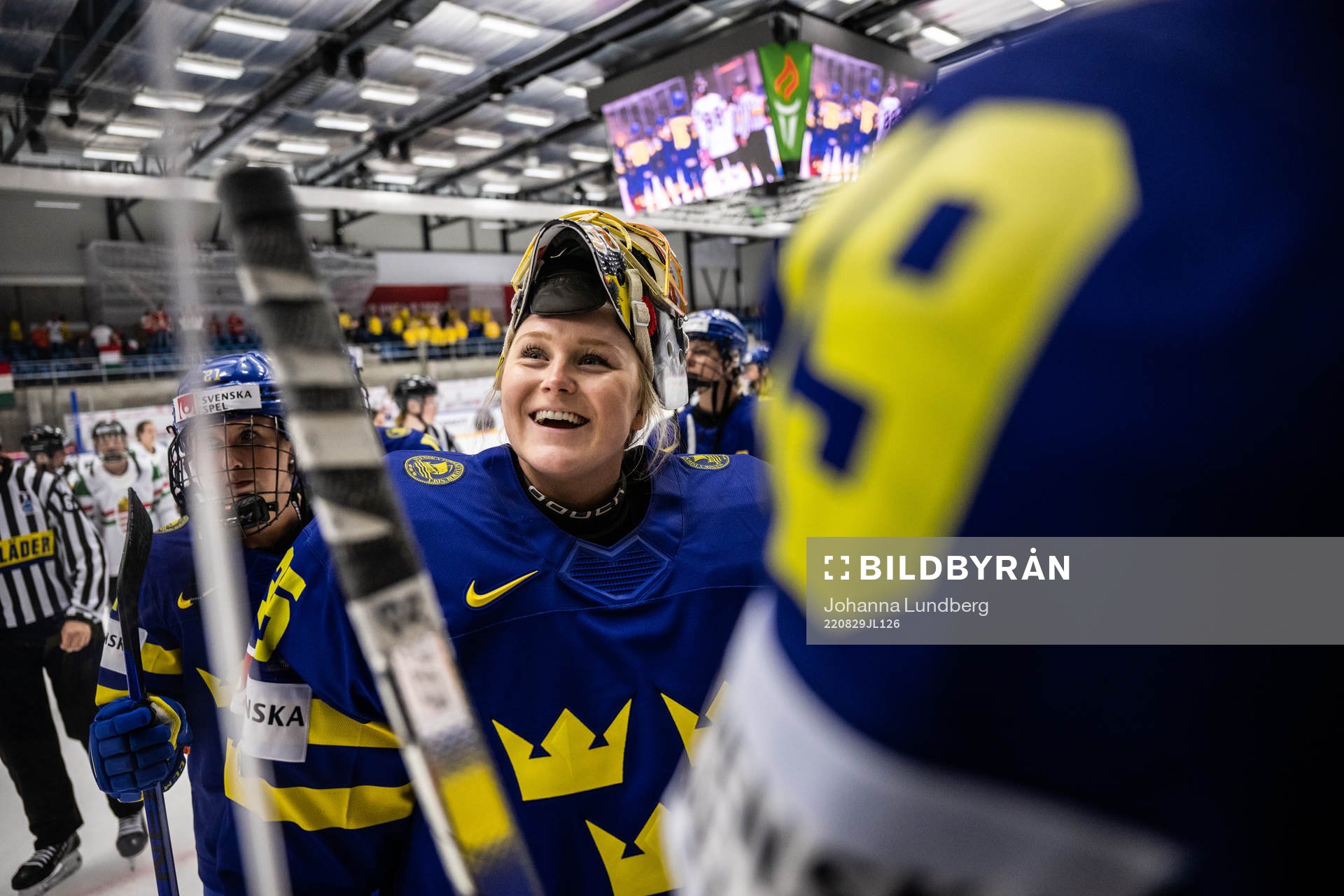 goaltender Ellen Jonsson of Sweden