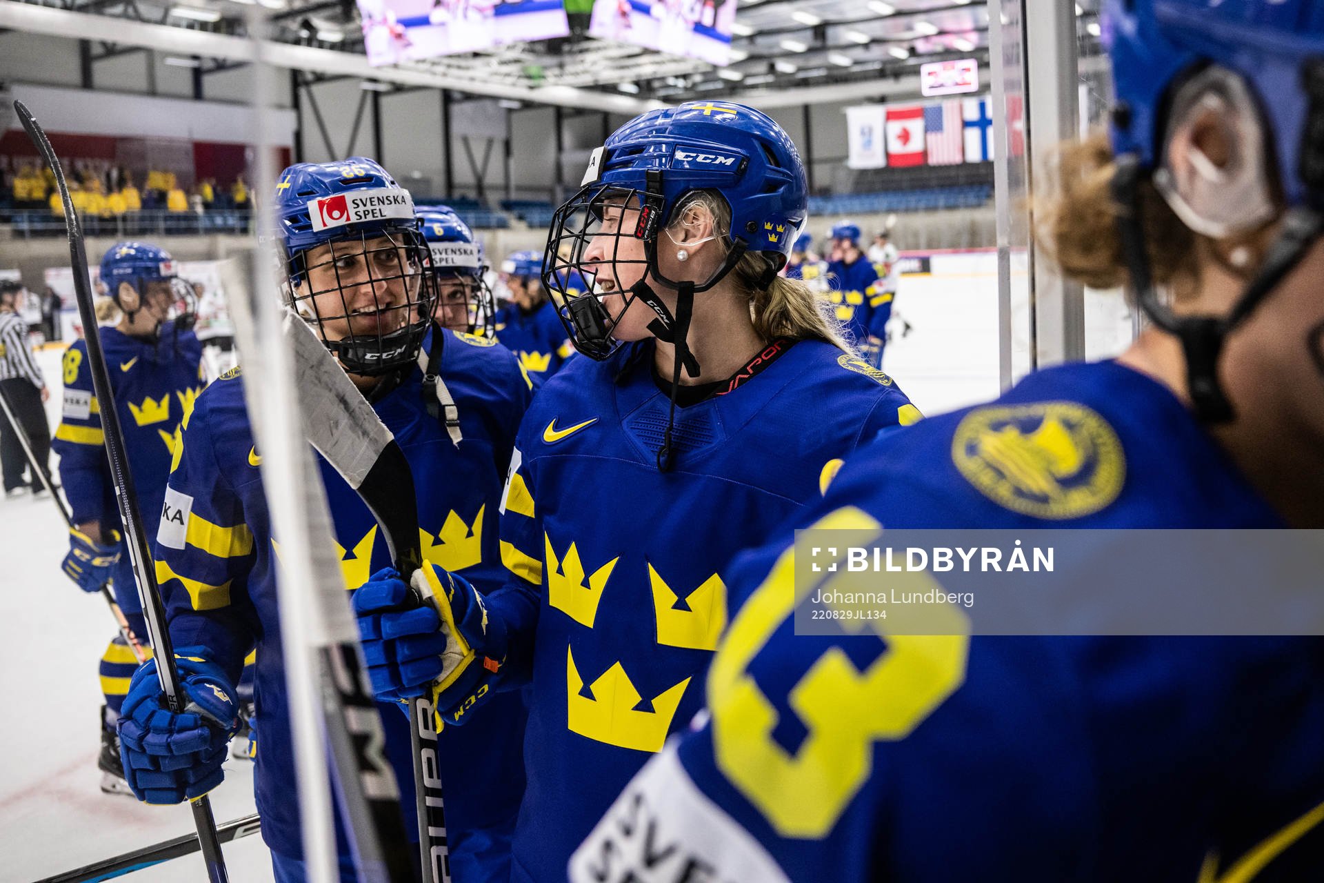 Hanna Olsson and Olivia Carlsson of Sweden