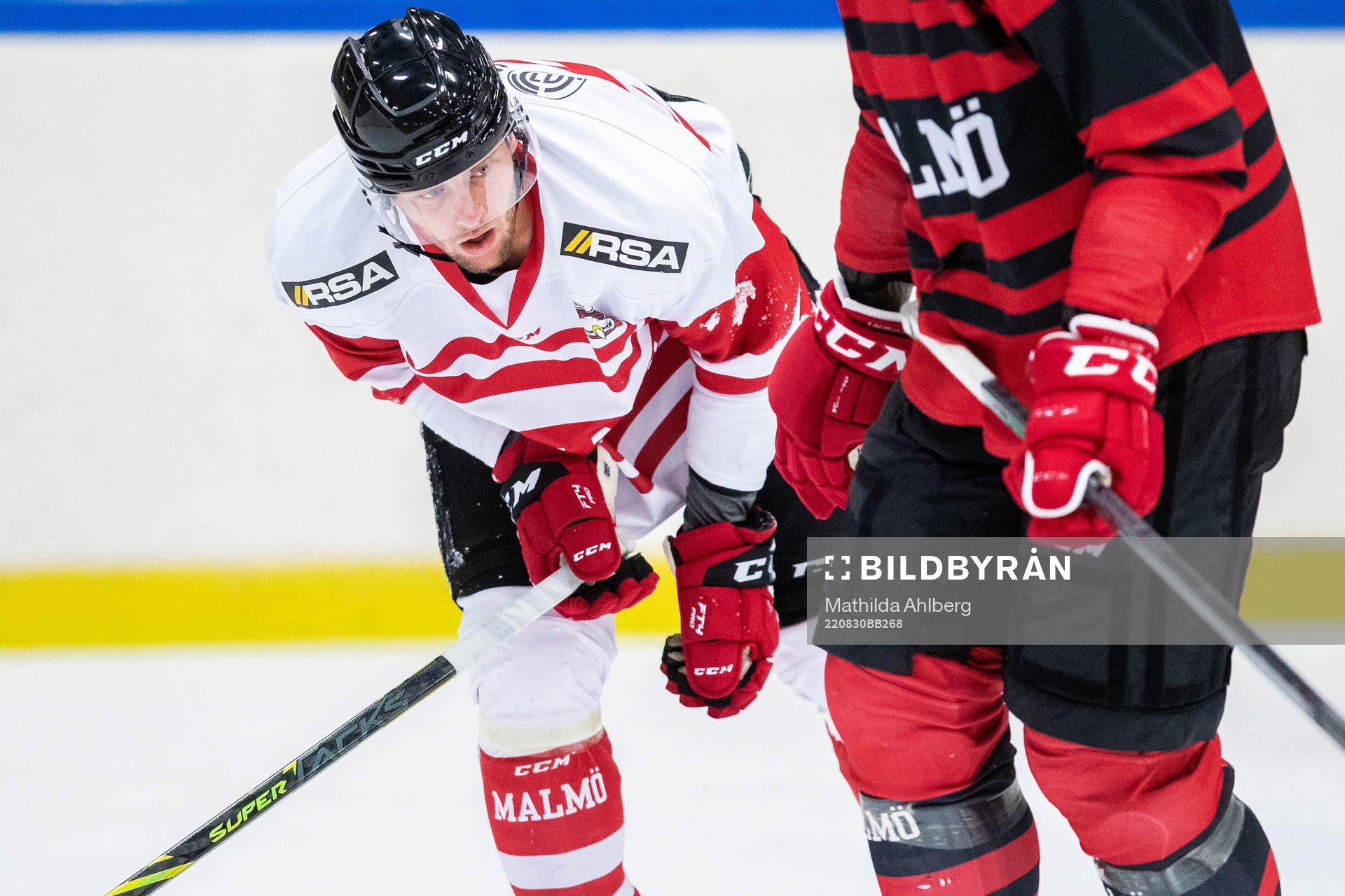 Carl Persson har ont