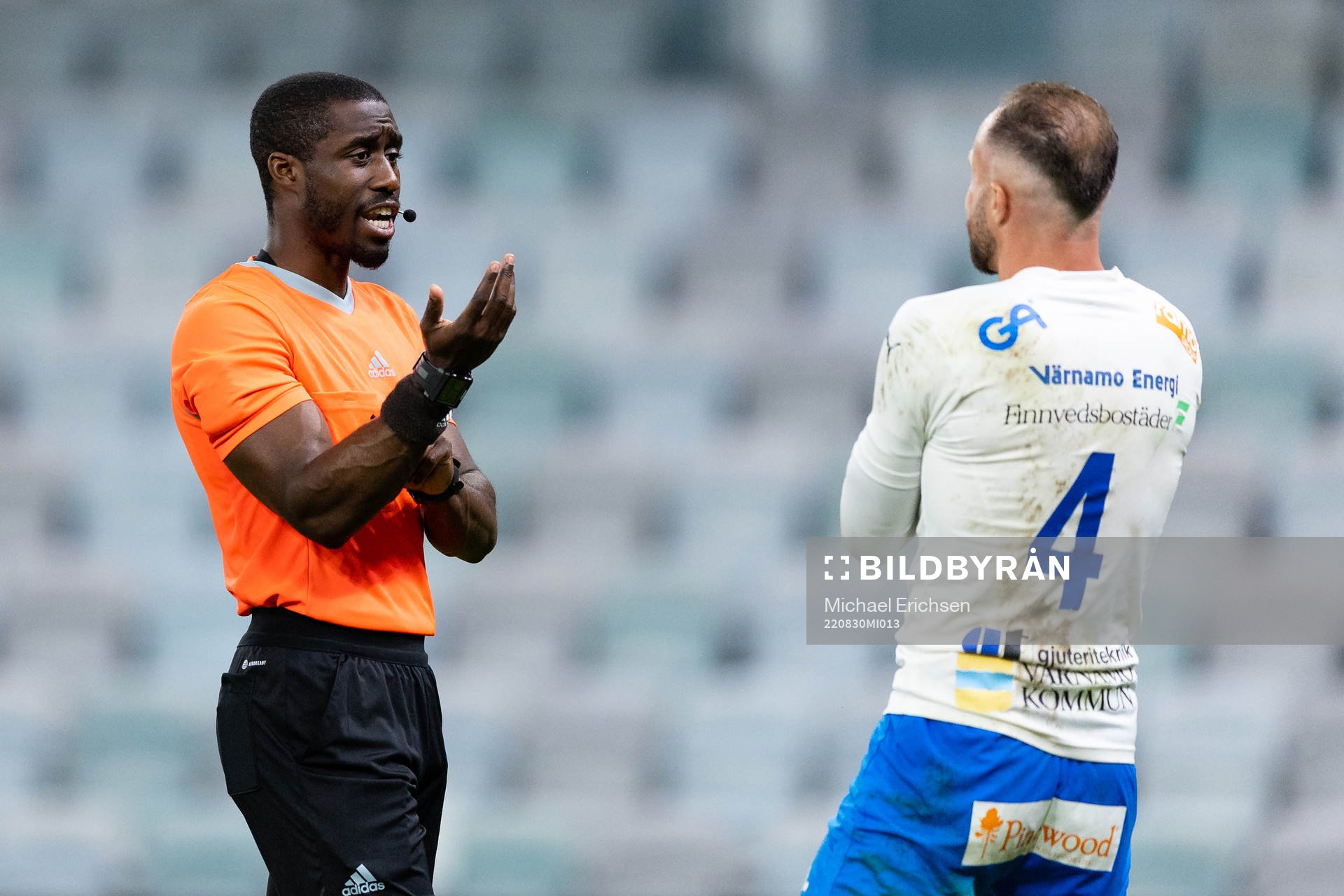 Domare Fredrik Oppong dömer straff för GAIS