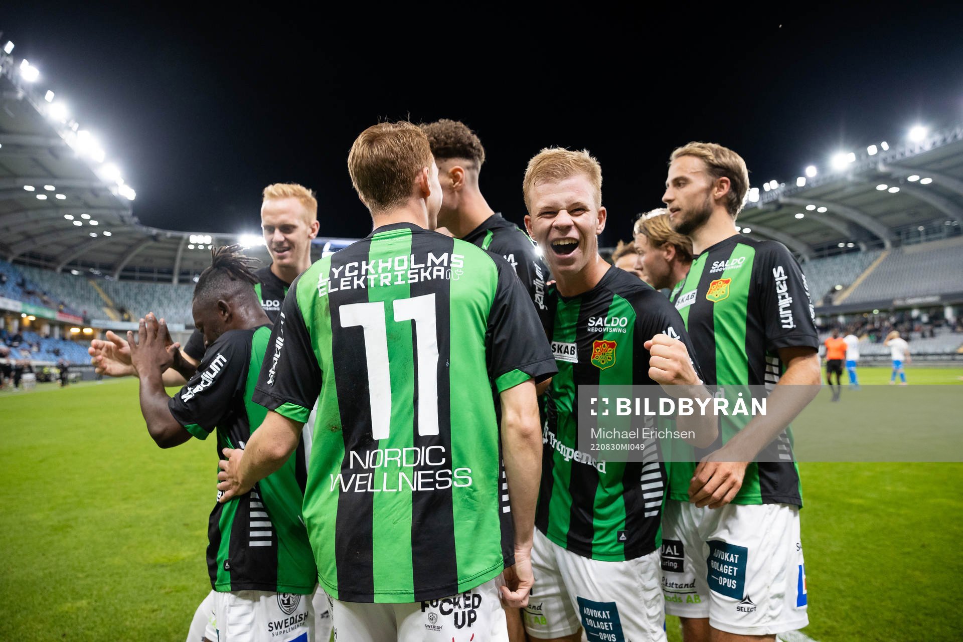 GAIS Michael Kargbo jublar med lagkamrater